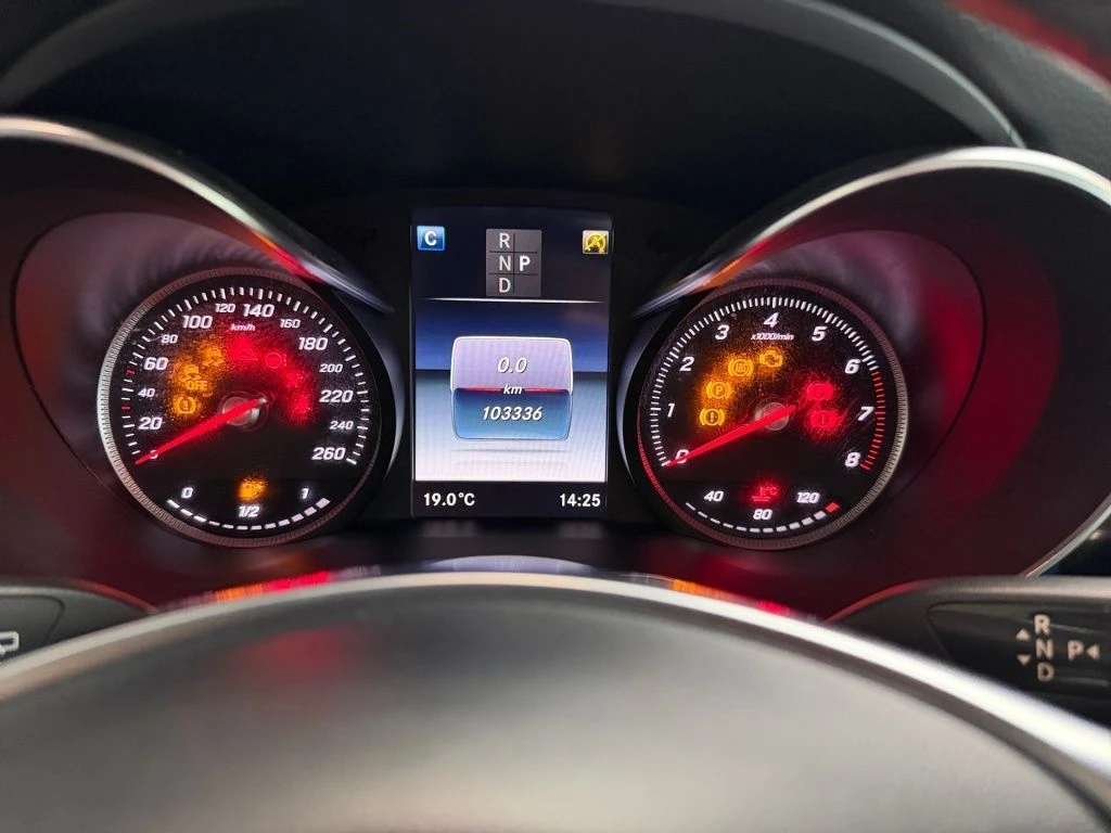 Mercedes-Benz-GLC 250-image-5