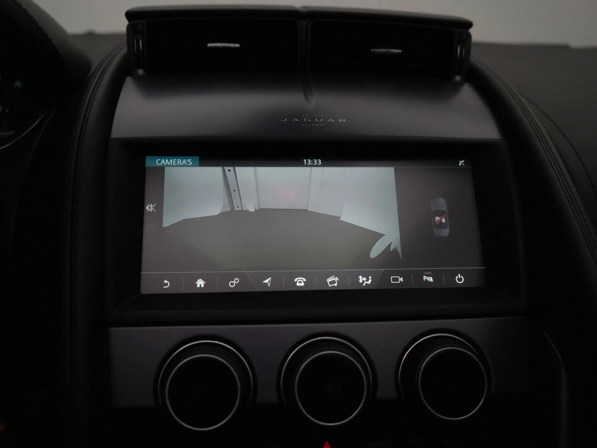 Jaguar F-TYPE P300 RWD First Edition
