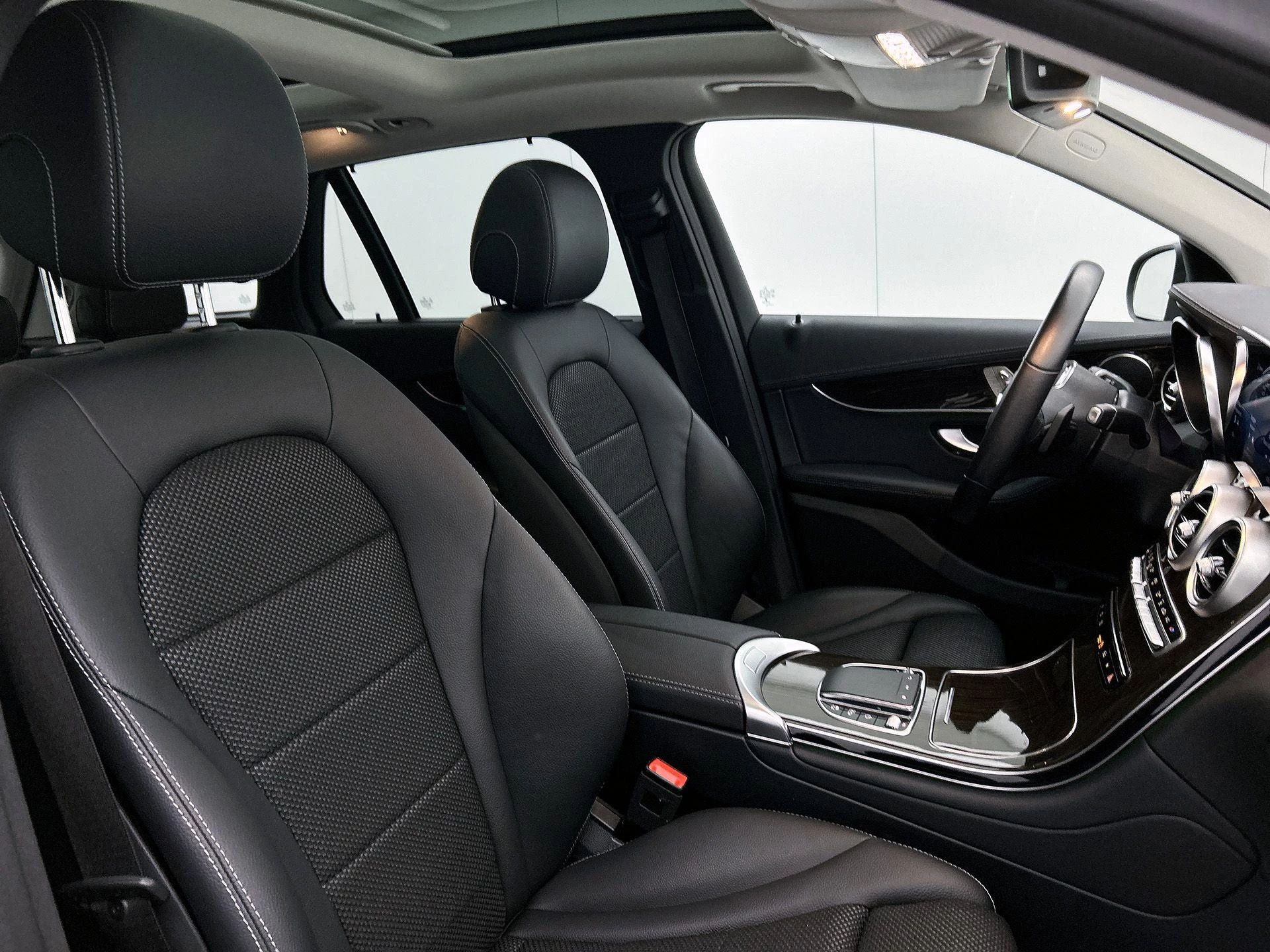 Mercedes-Benz-GLC-image-36
