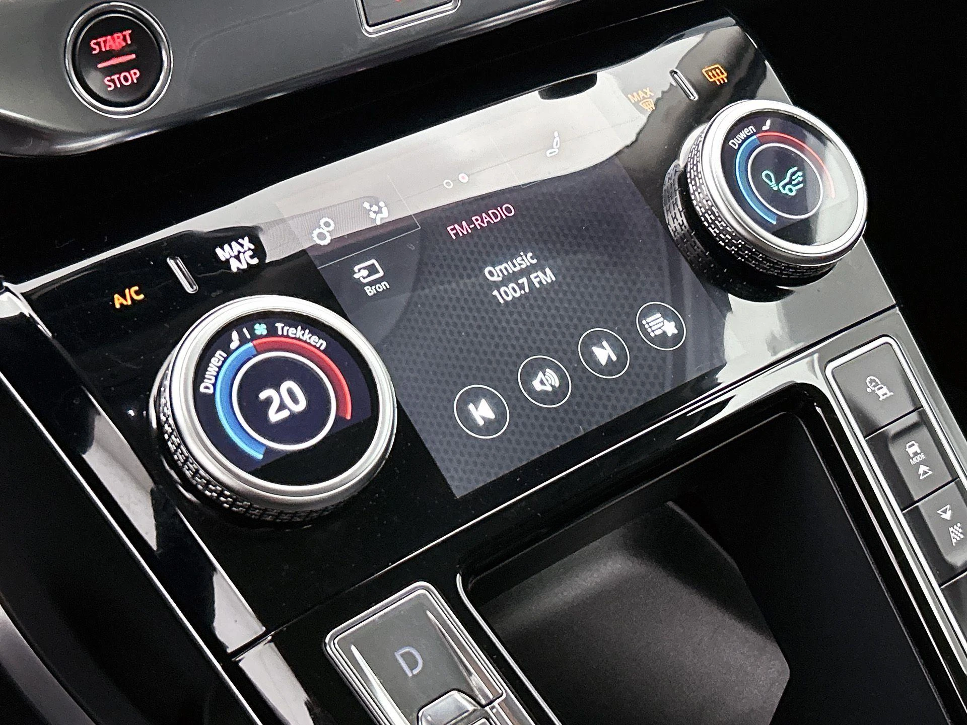 Jaguar-I-PACE-image-31