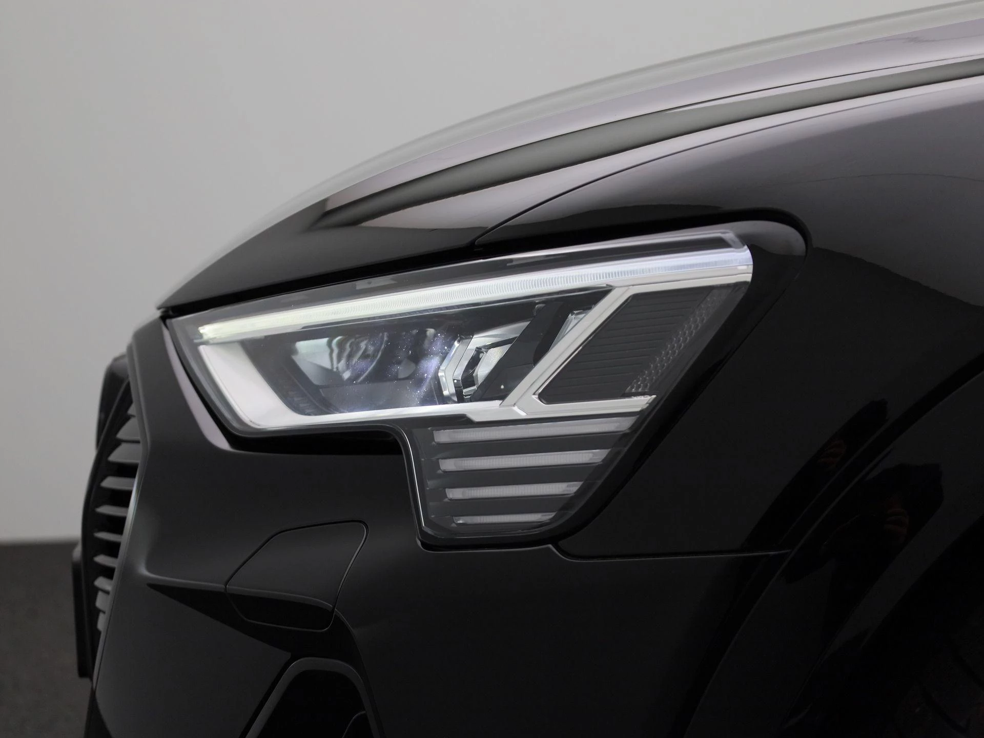 Audi-e-tron-image-8