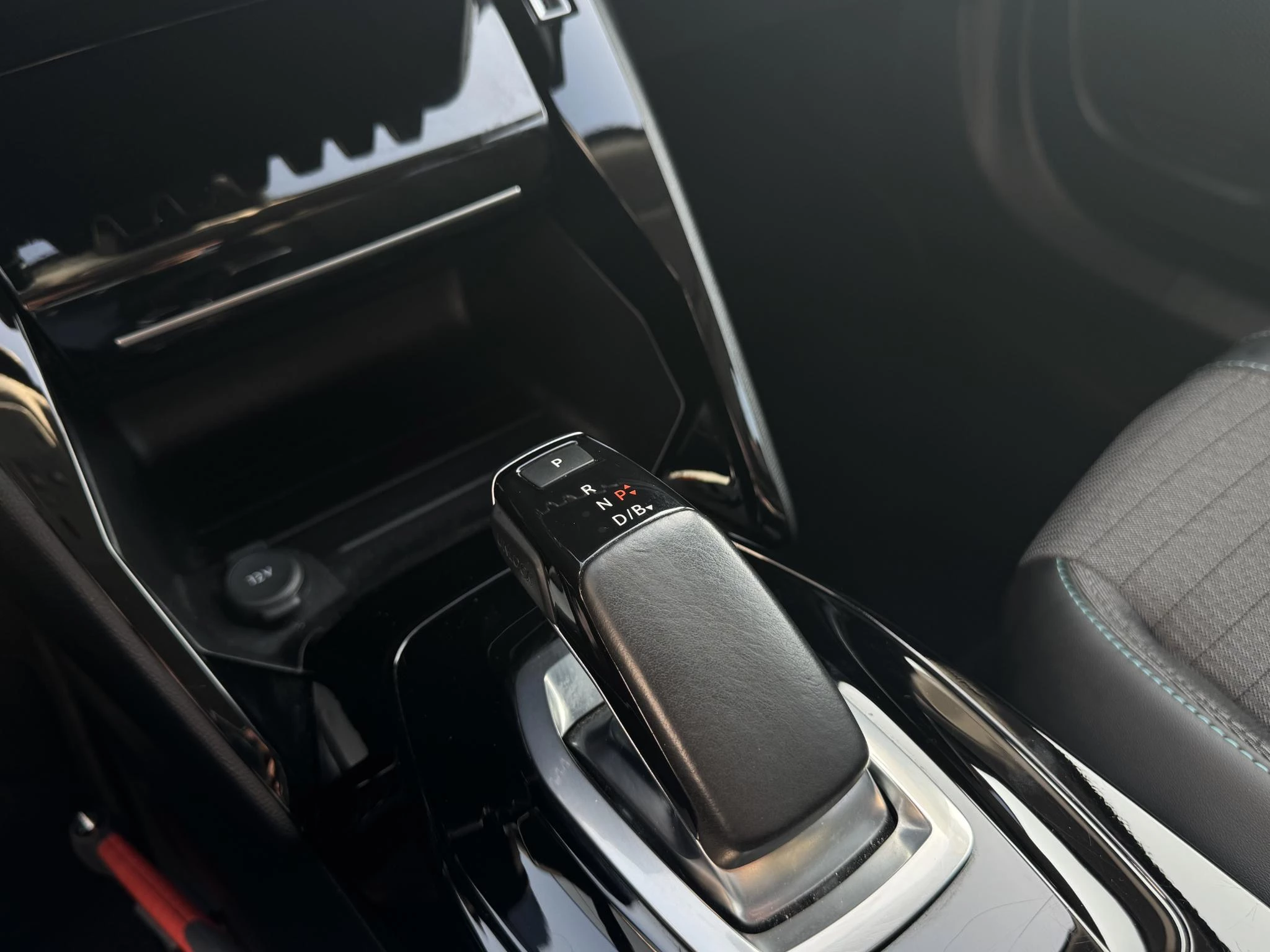 Peugeot-e-2008-image-17