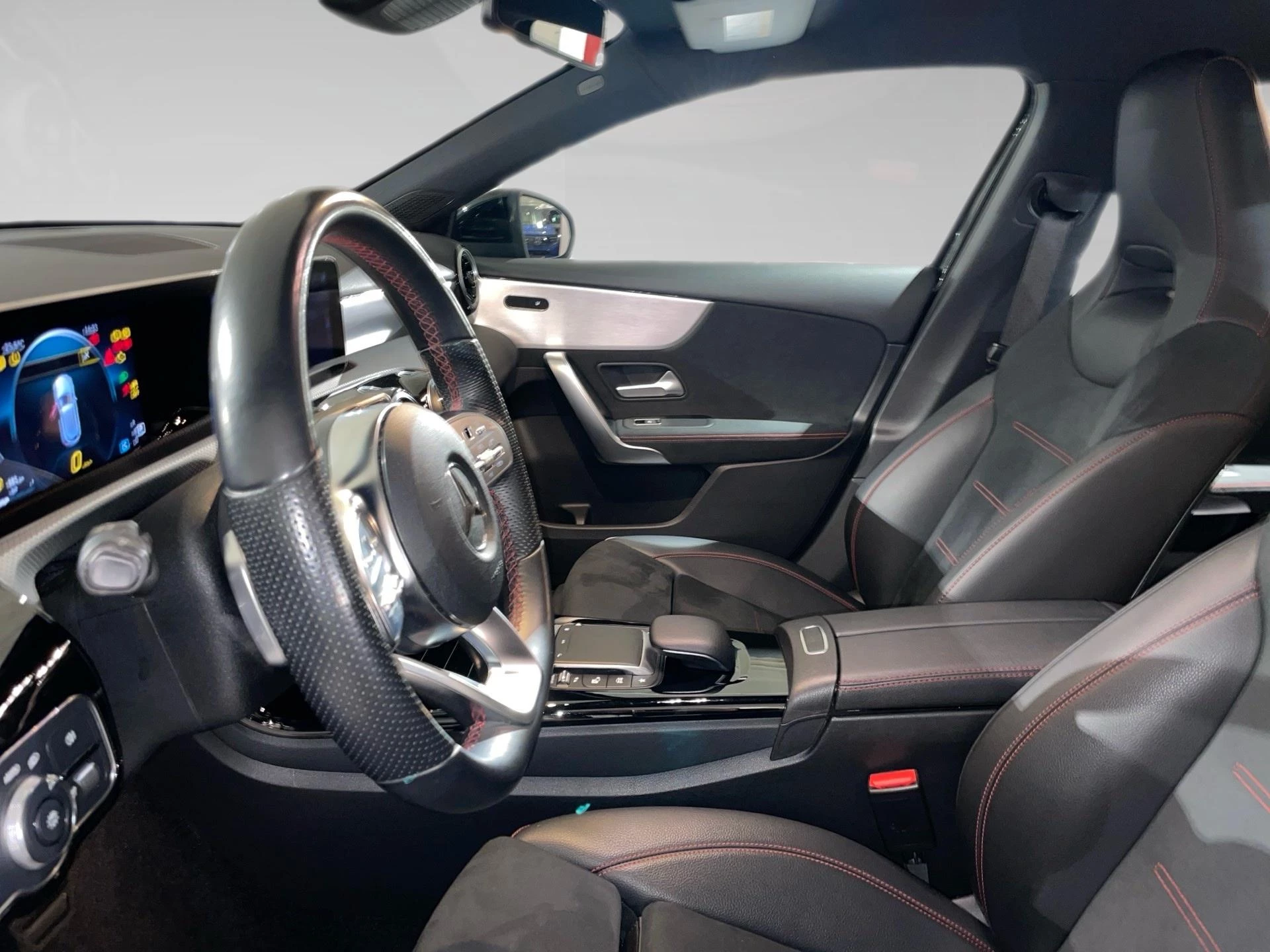 Mercedes-Benz-Classe A-image-3