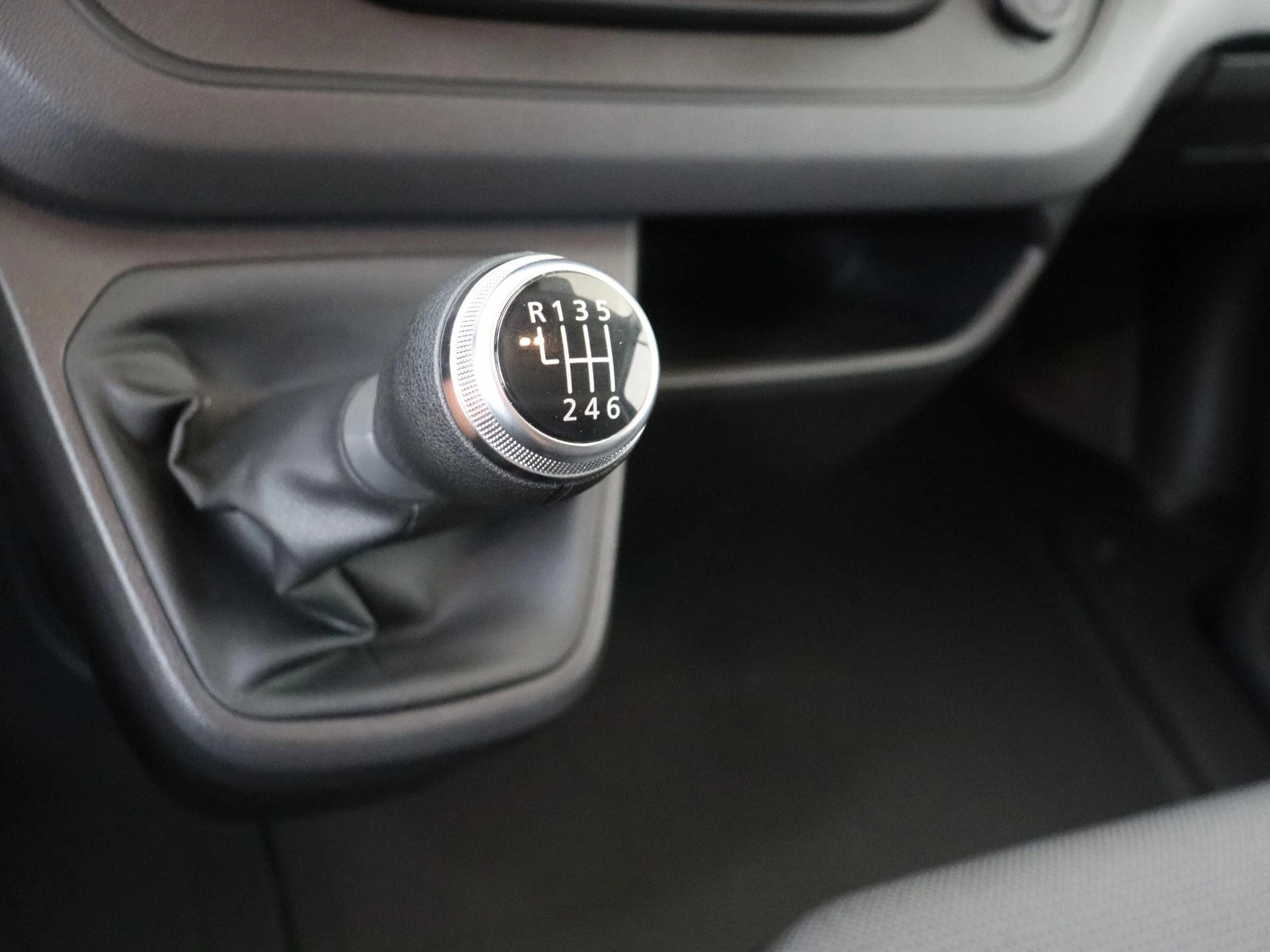 Renault-Trafic-image-13