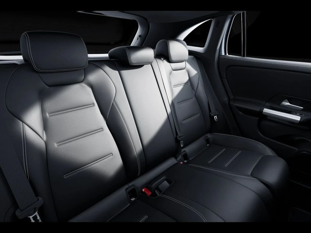 Mercedes-Benz-GLA 250-image-11