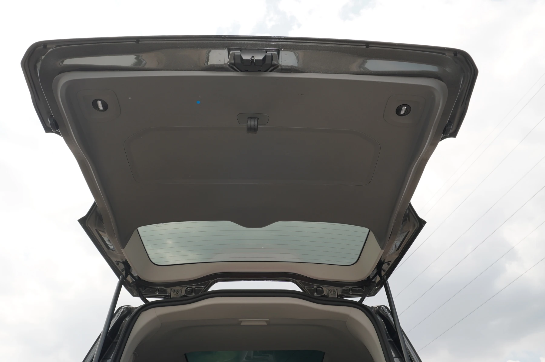 Volkswagen-Transporter-image-22