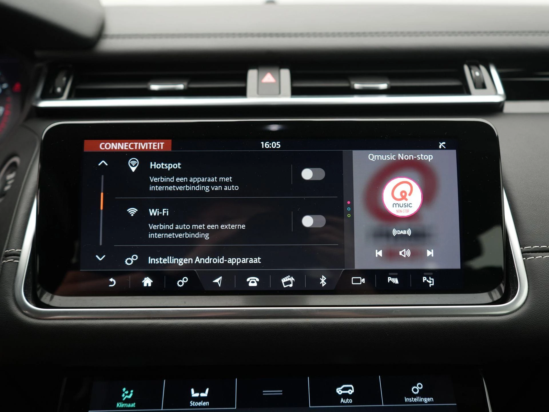 Land Rover-Range Rover Velar-image-18
