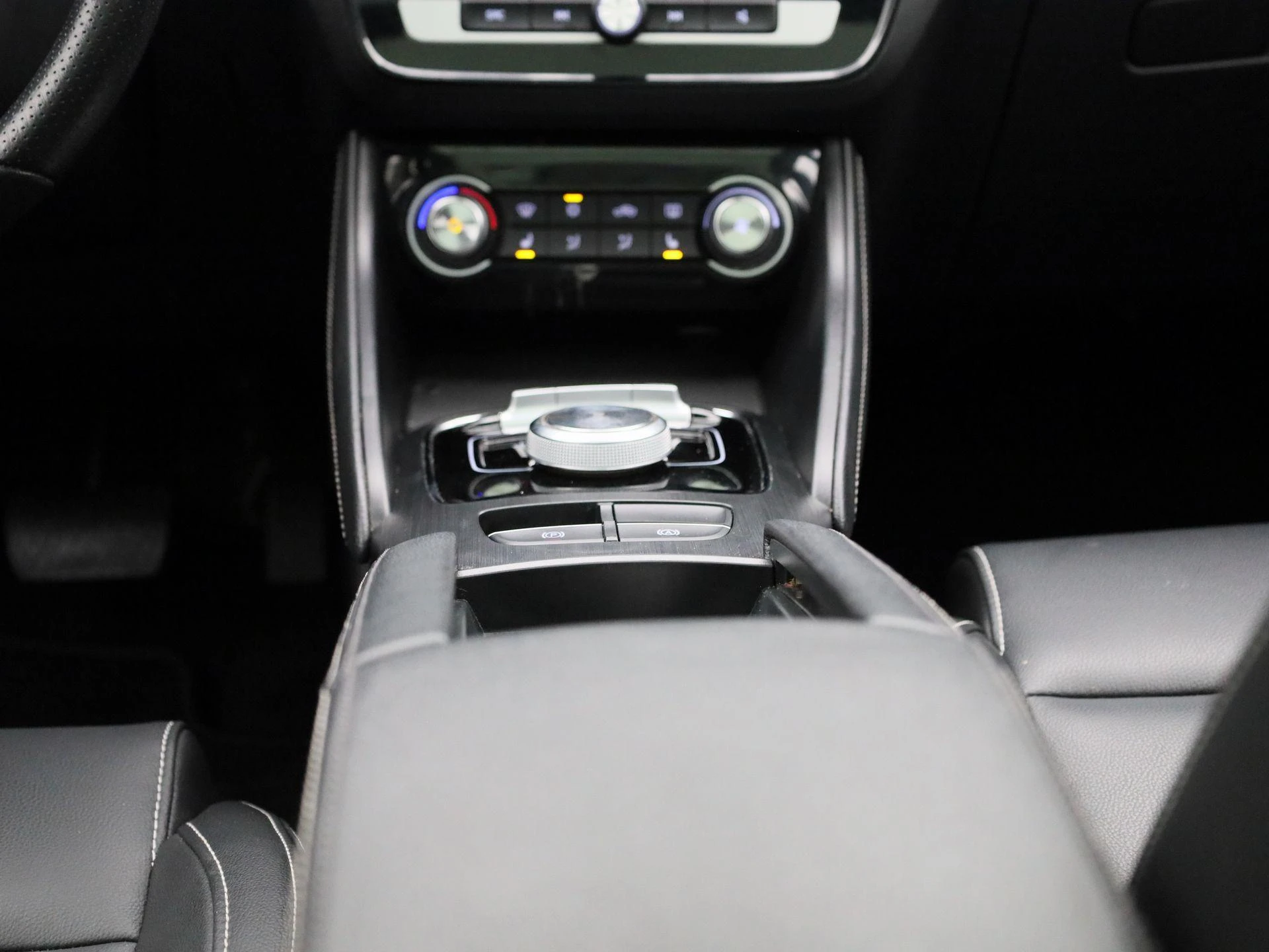 MG-ZS EV-image-9