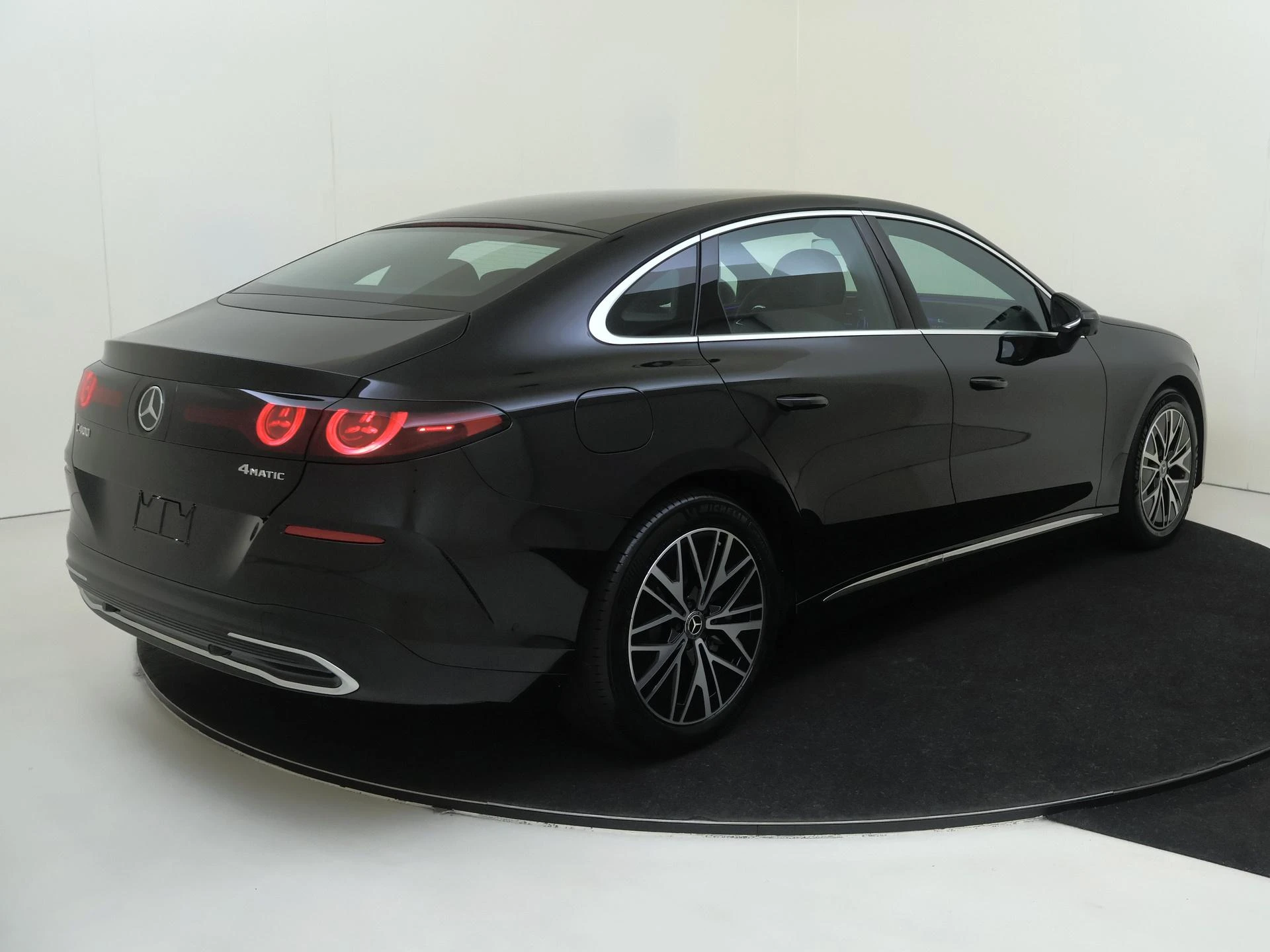 Mercedes-Benz-C-Klasse-image-3