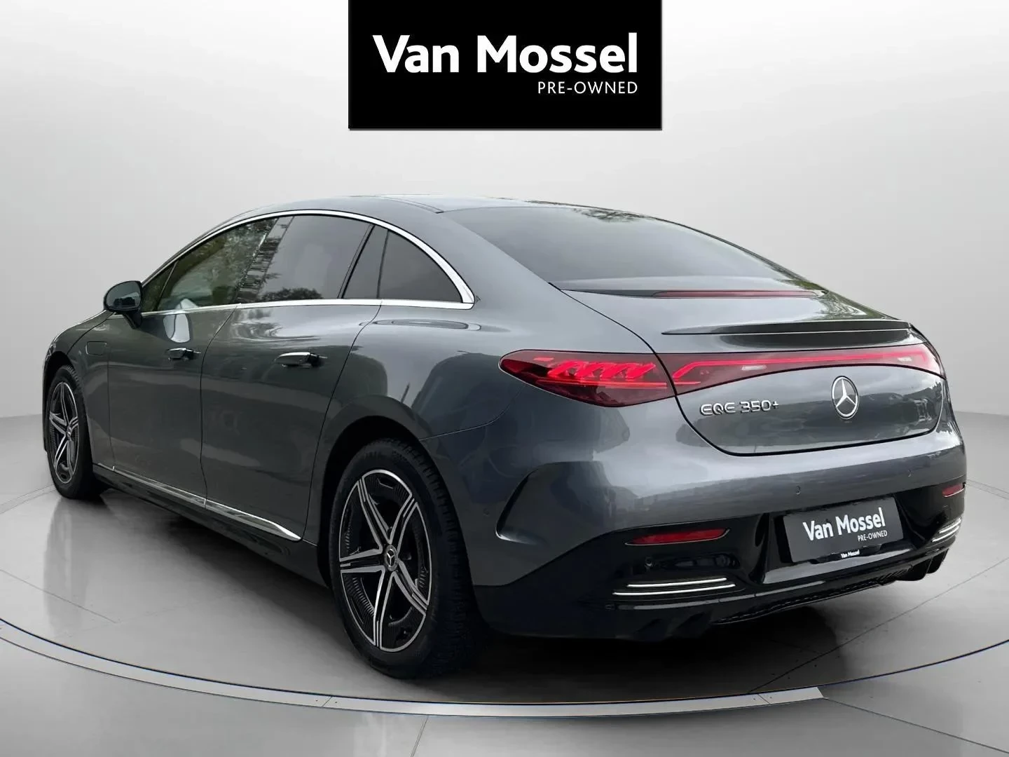 Mercedes-Benz-EQE-image-6