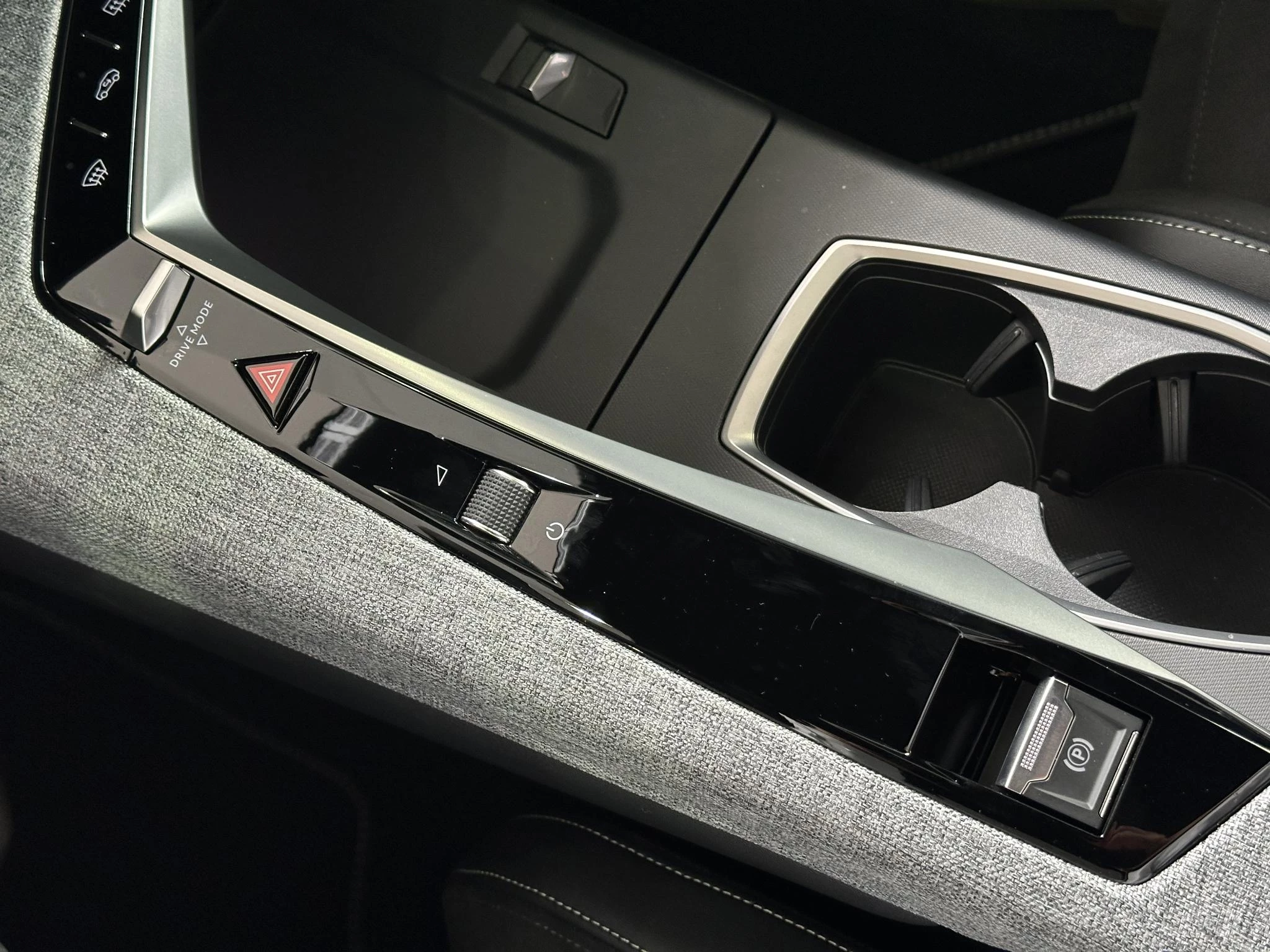 Peugeot-e-3008-image-23