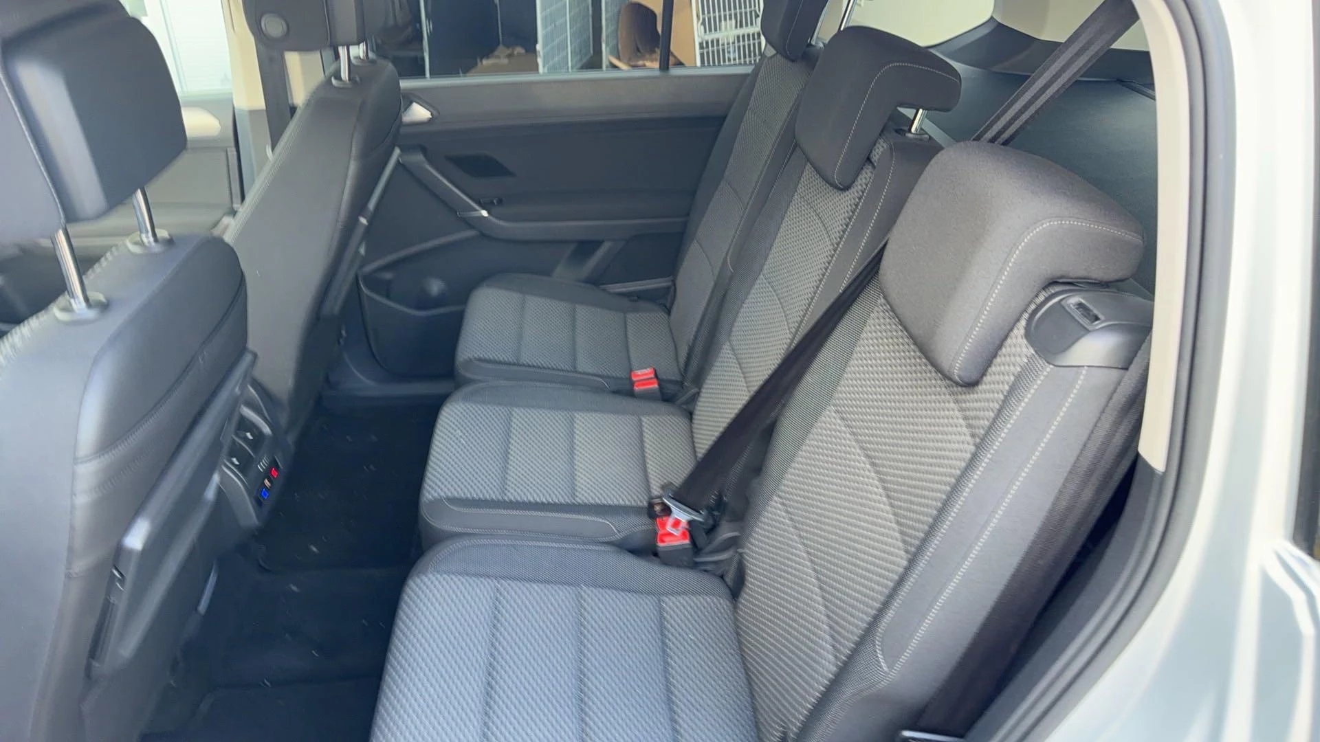Volkswagen-Touran-image-5