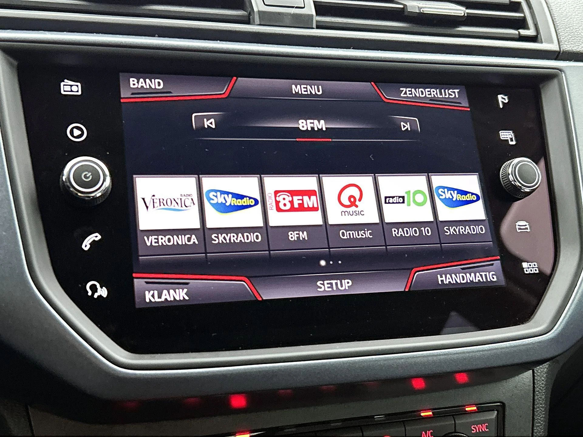 SEAT-Arona-image-6