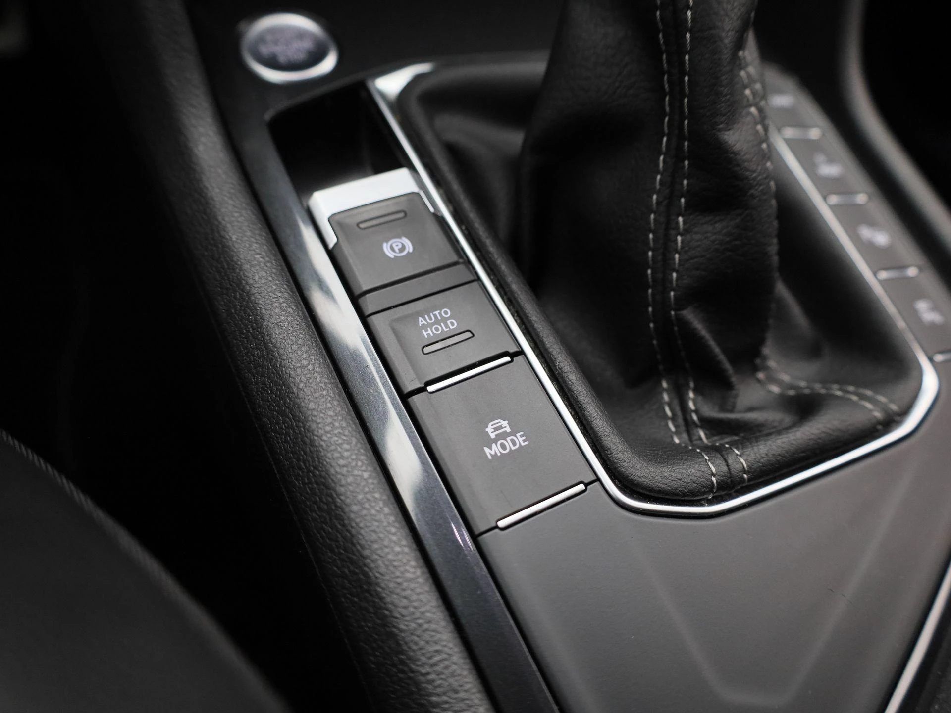 Volkswagen-Tiguan-image-29