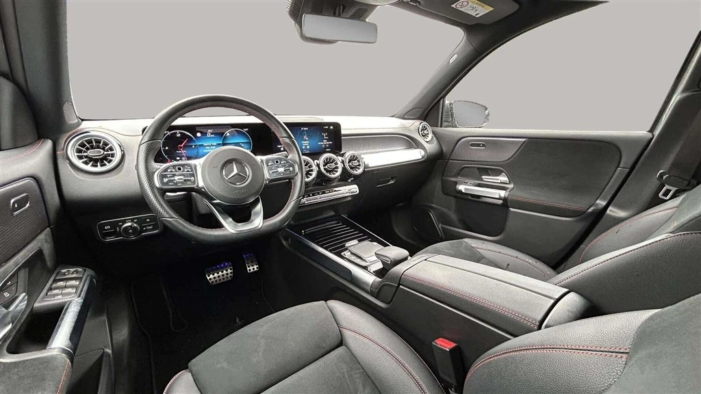 Mercedes-Benz-EQB-image-11