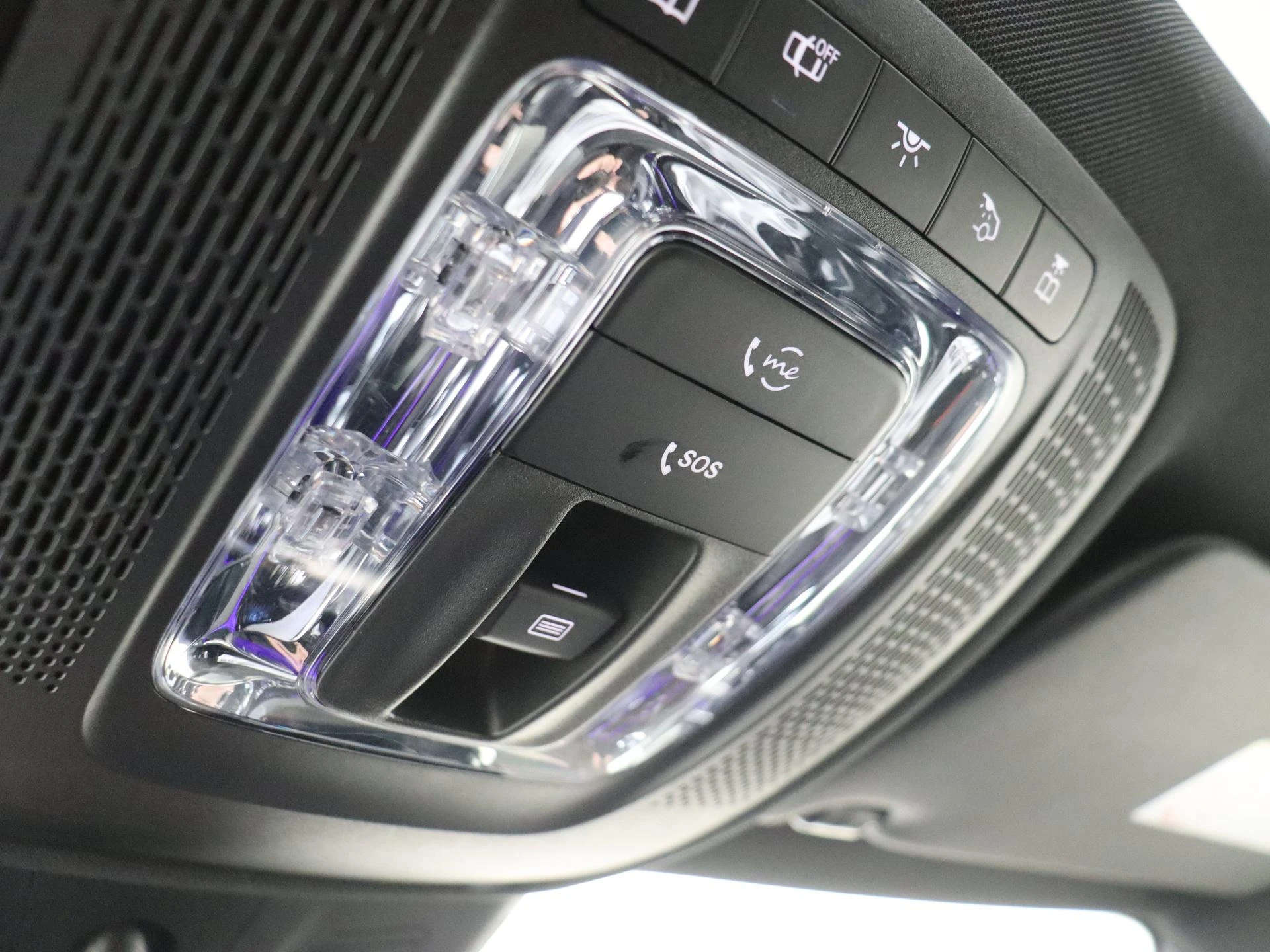 Mercedes-Benz-GLB-image-27