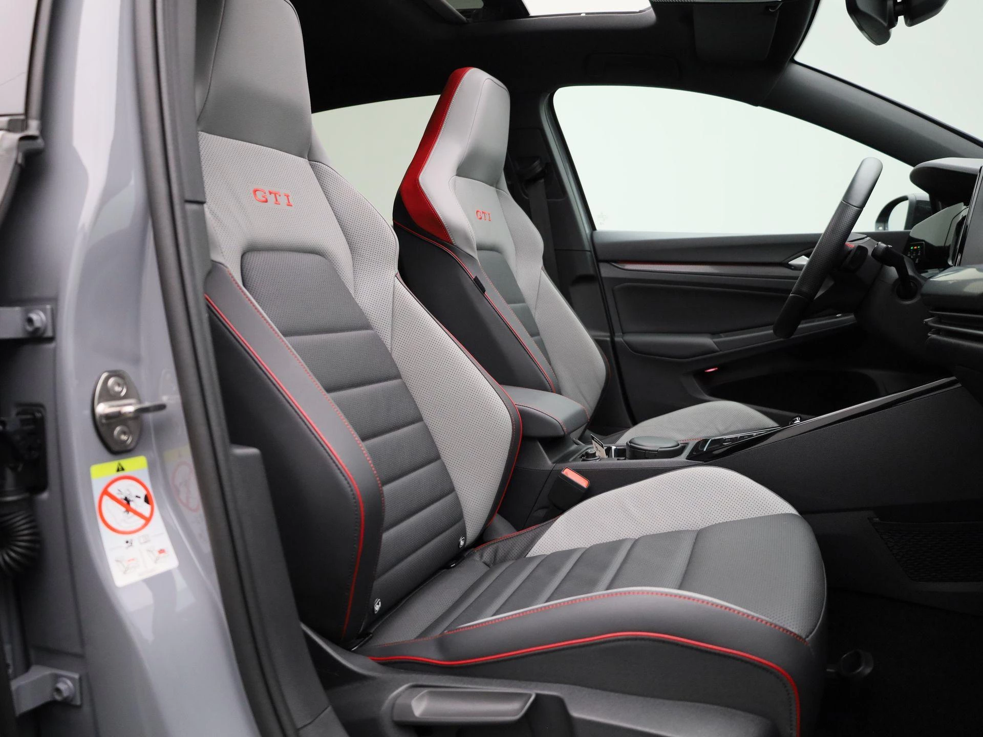 Volkswagen-Golf-image-38