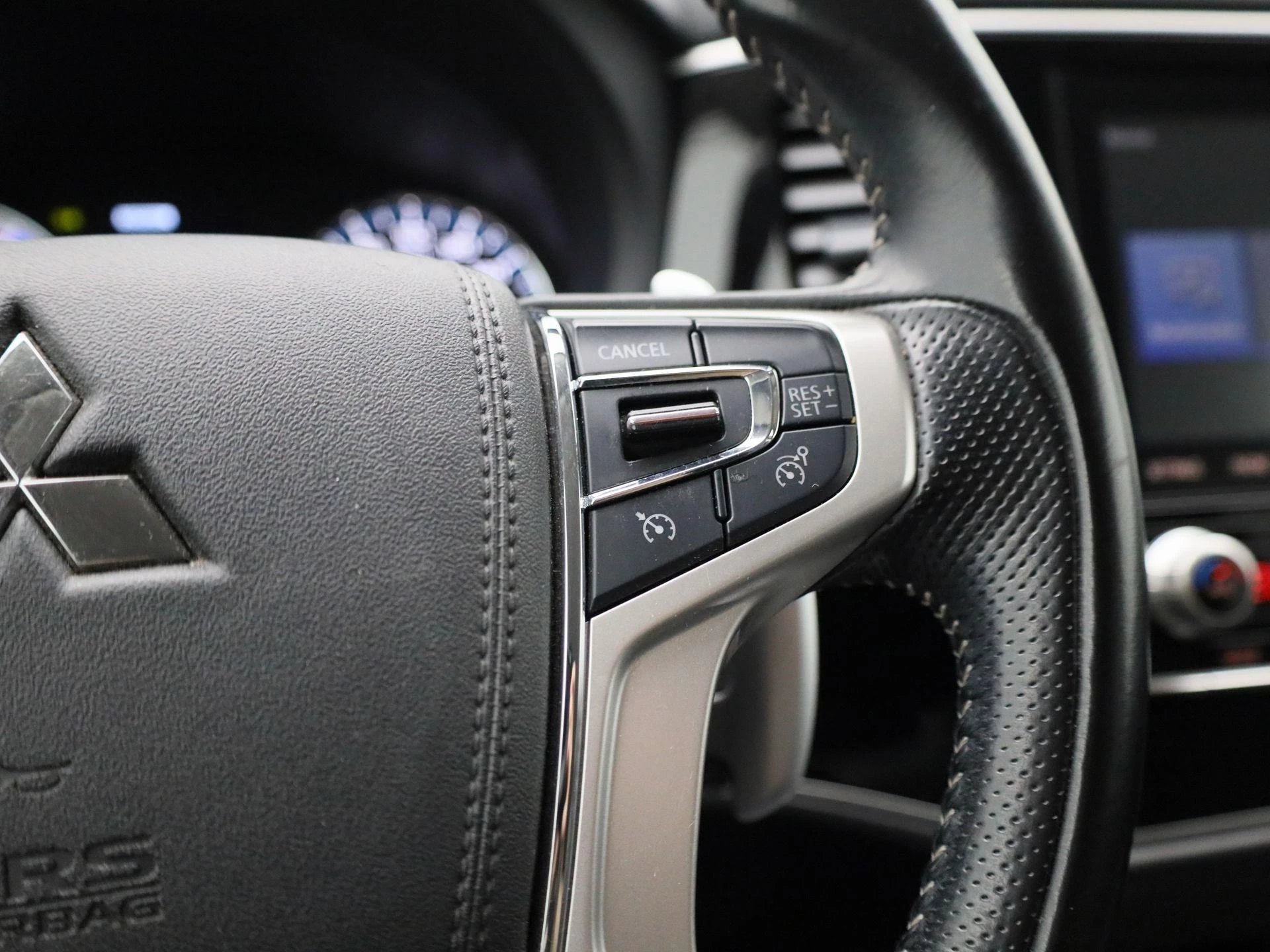 Mitsubishi-Outlander-image-20