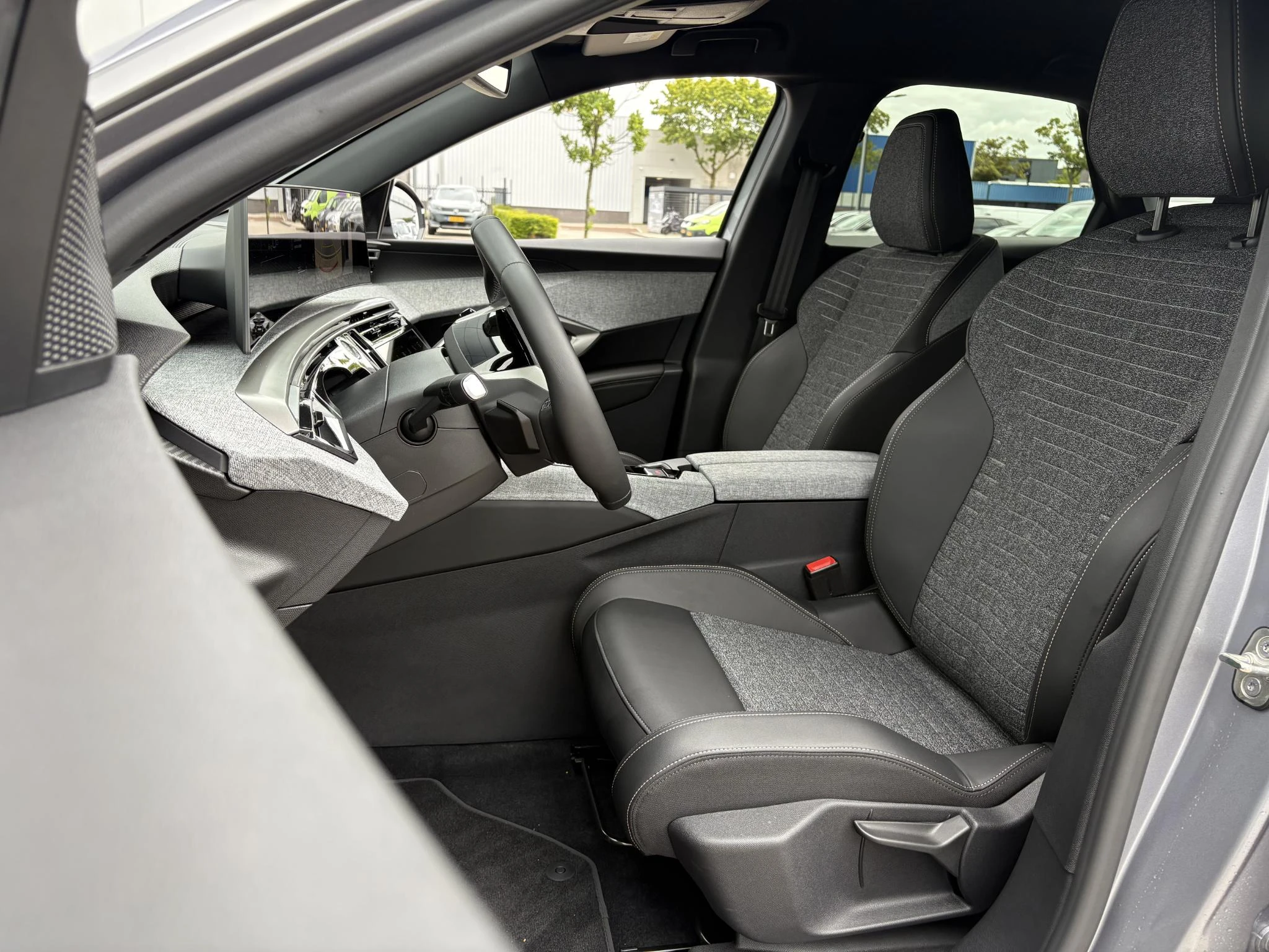 Peugeot 3008 1.6 plug-in Hybrid 195 Allure