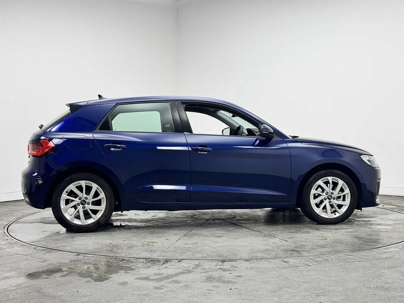 Audi-A1 Sportback-image-3