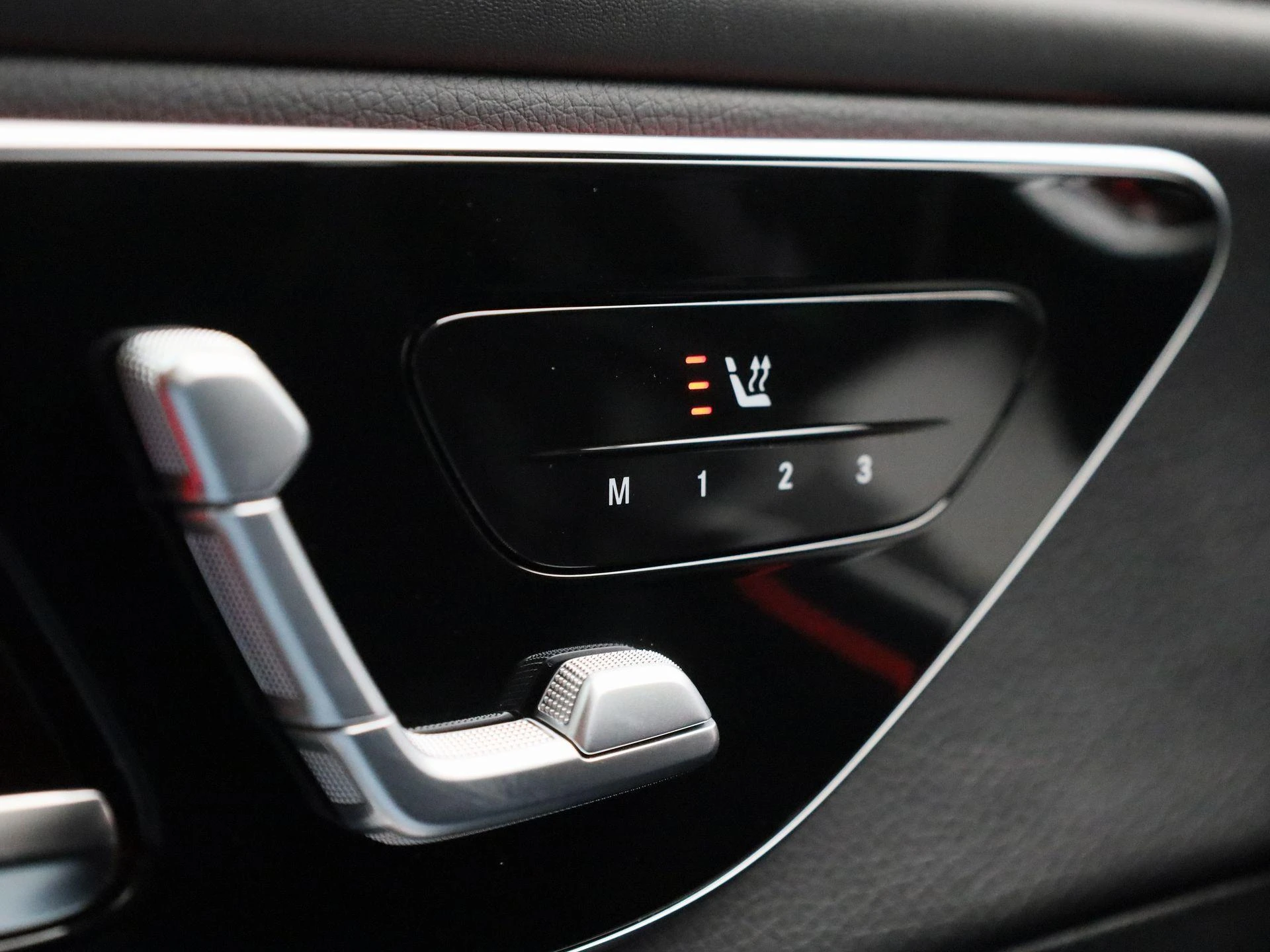 Mercedes-Benz-GLC-image-34
