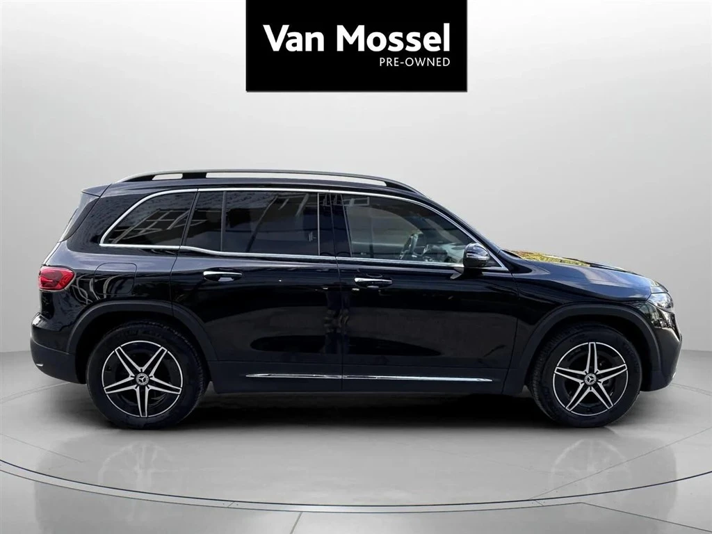 Mercedes-Benz-EQB-image-3