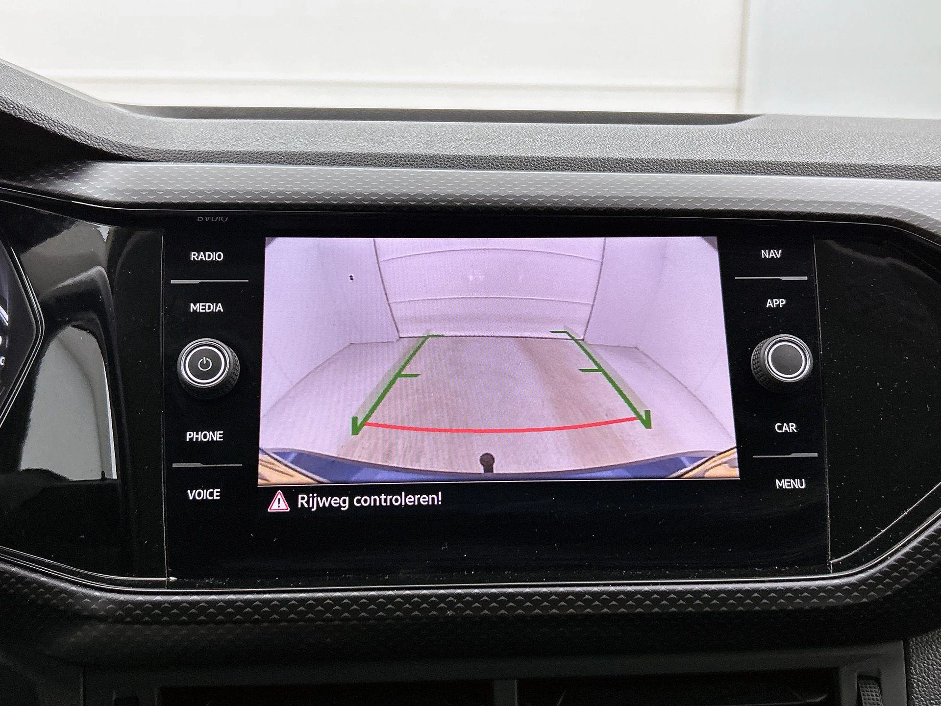 Volkswagen-T-Cross-image-10