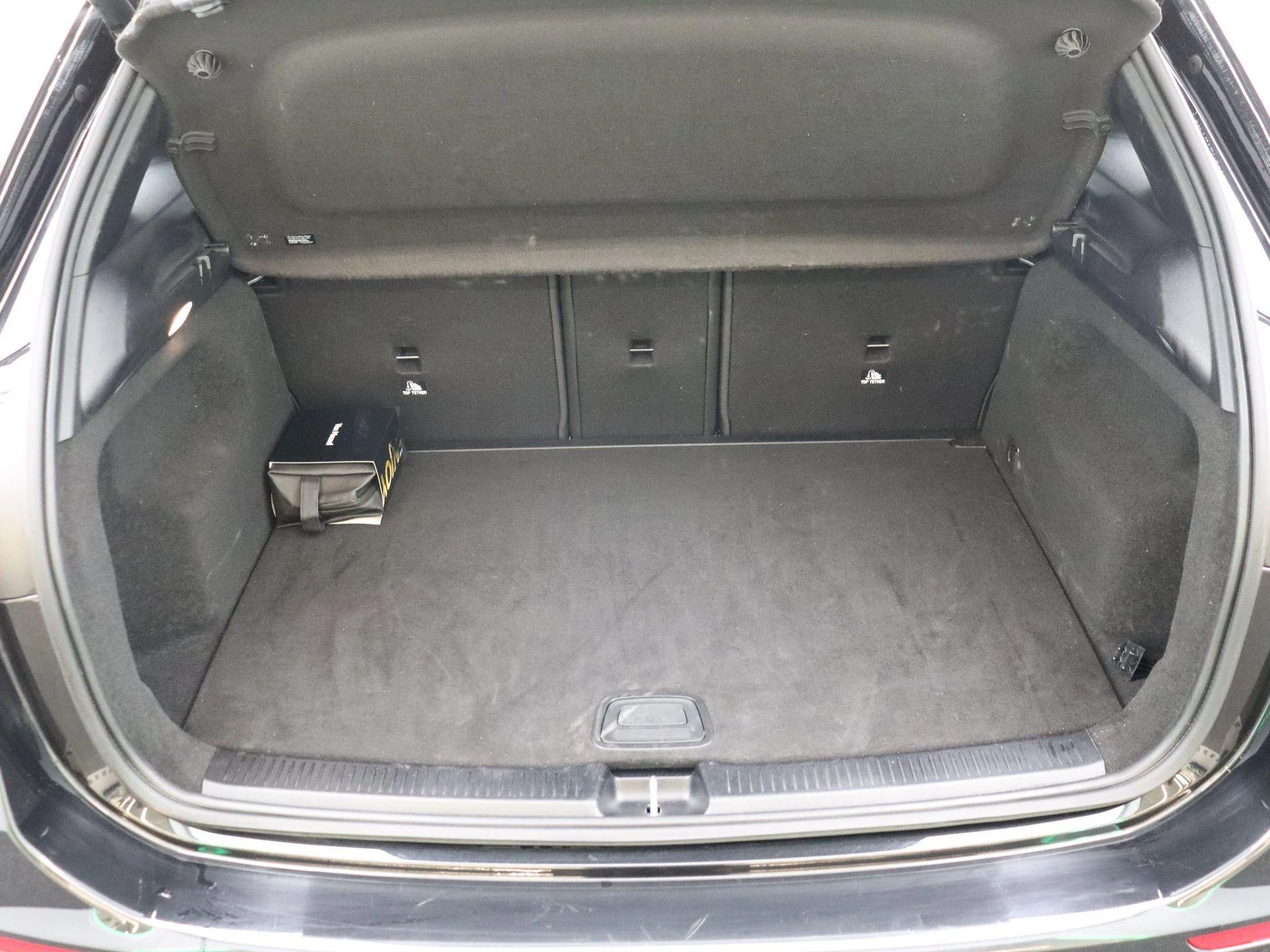 Mercedes-Benz B-Klasse 180 d Business Line + CARPLAY + LED + CAMERA +