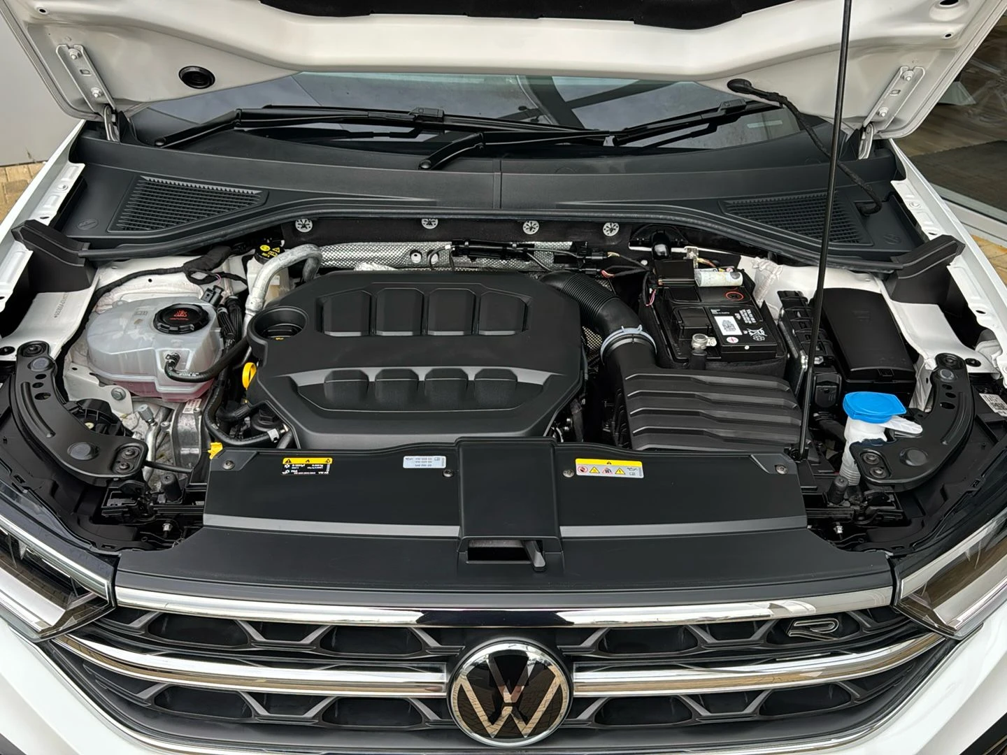 Volkswagen-T-Roc-image-13
