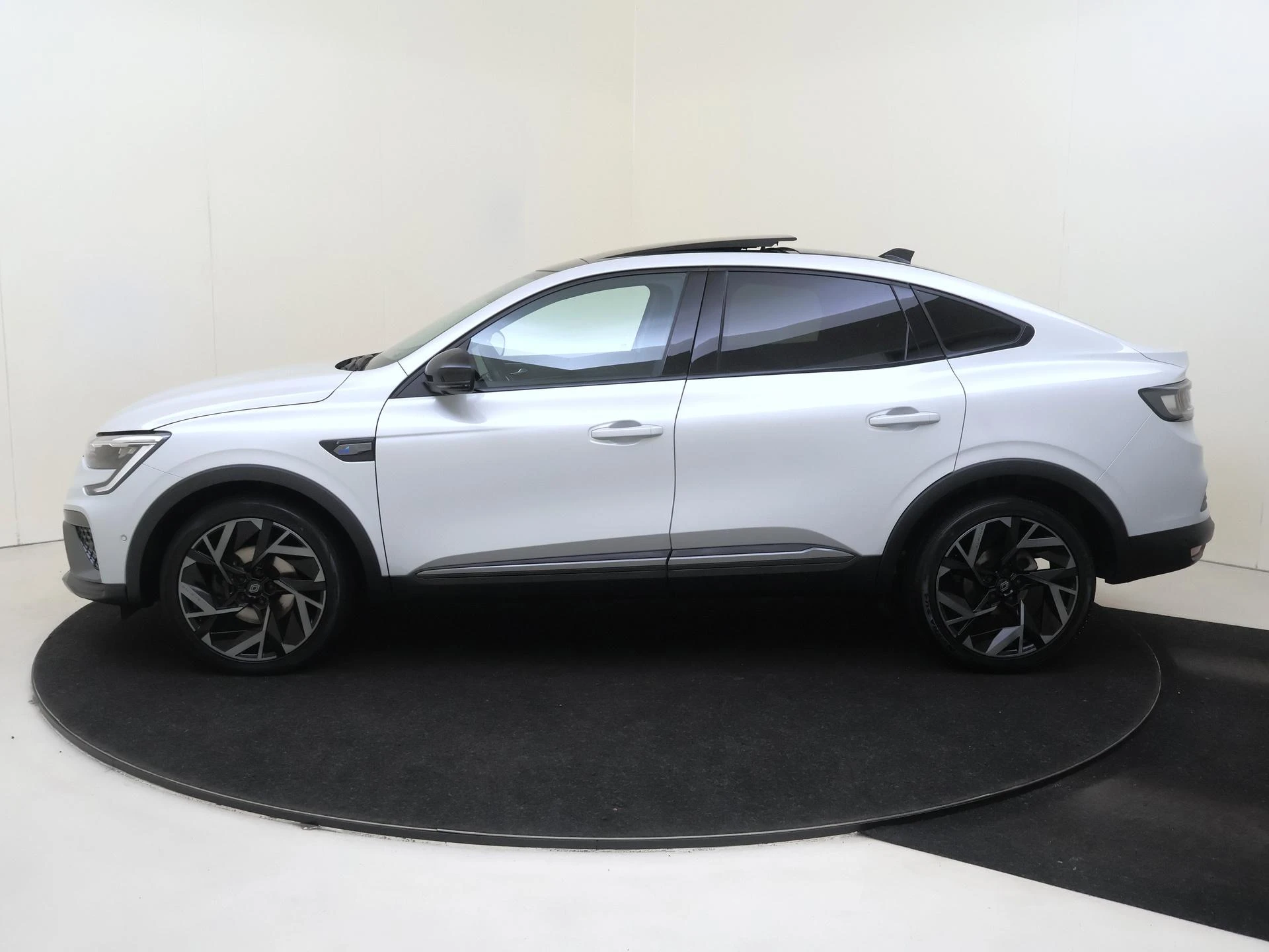 Renault-Arkana-image-8