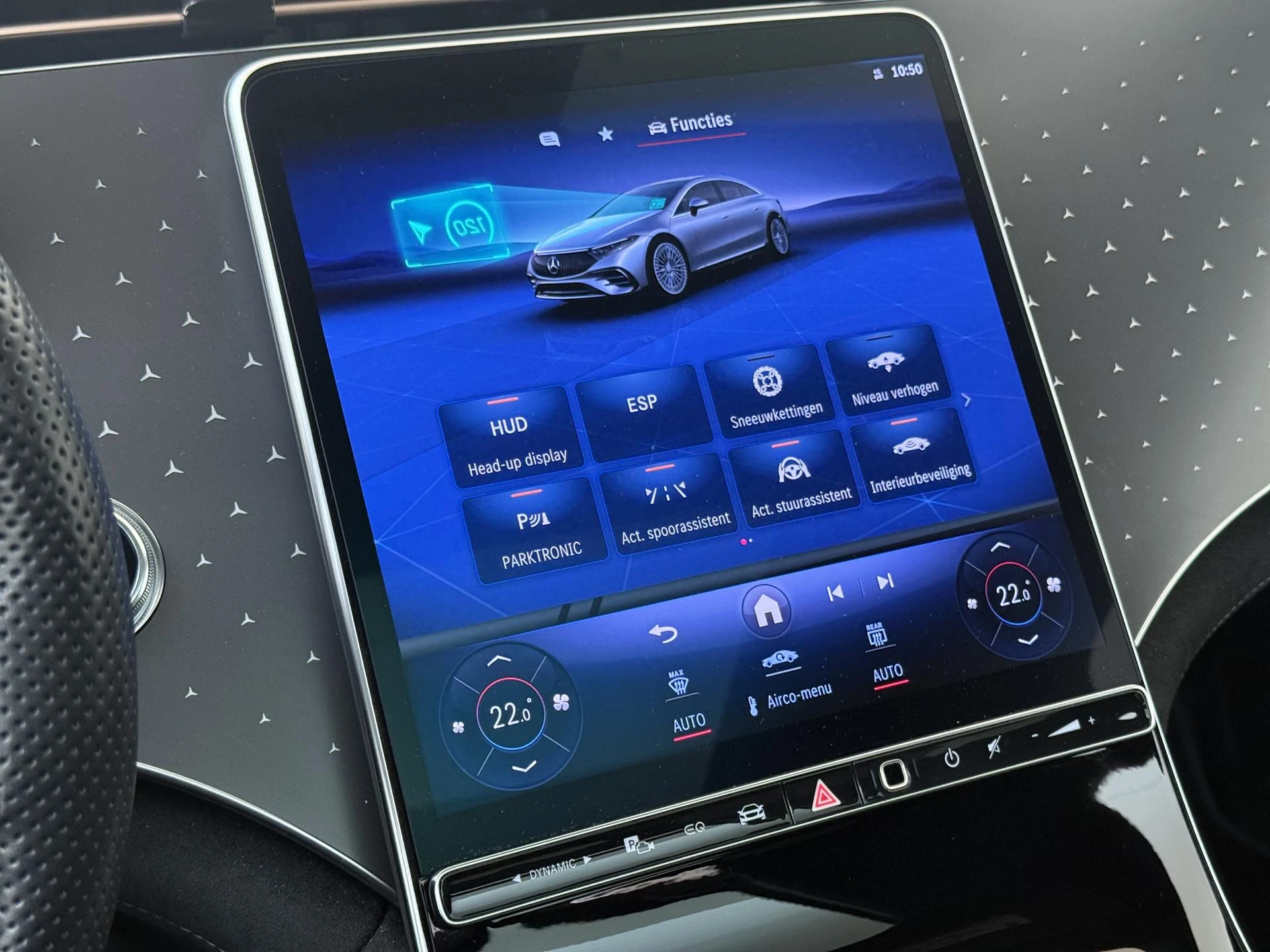 Mercedes-Benz-EQS-image-21