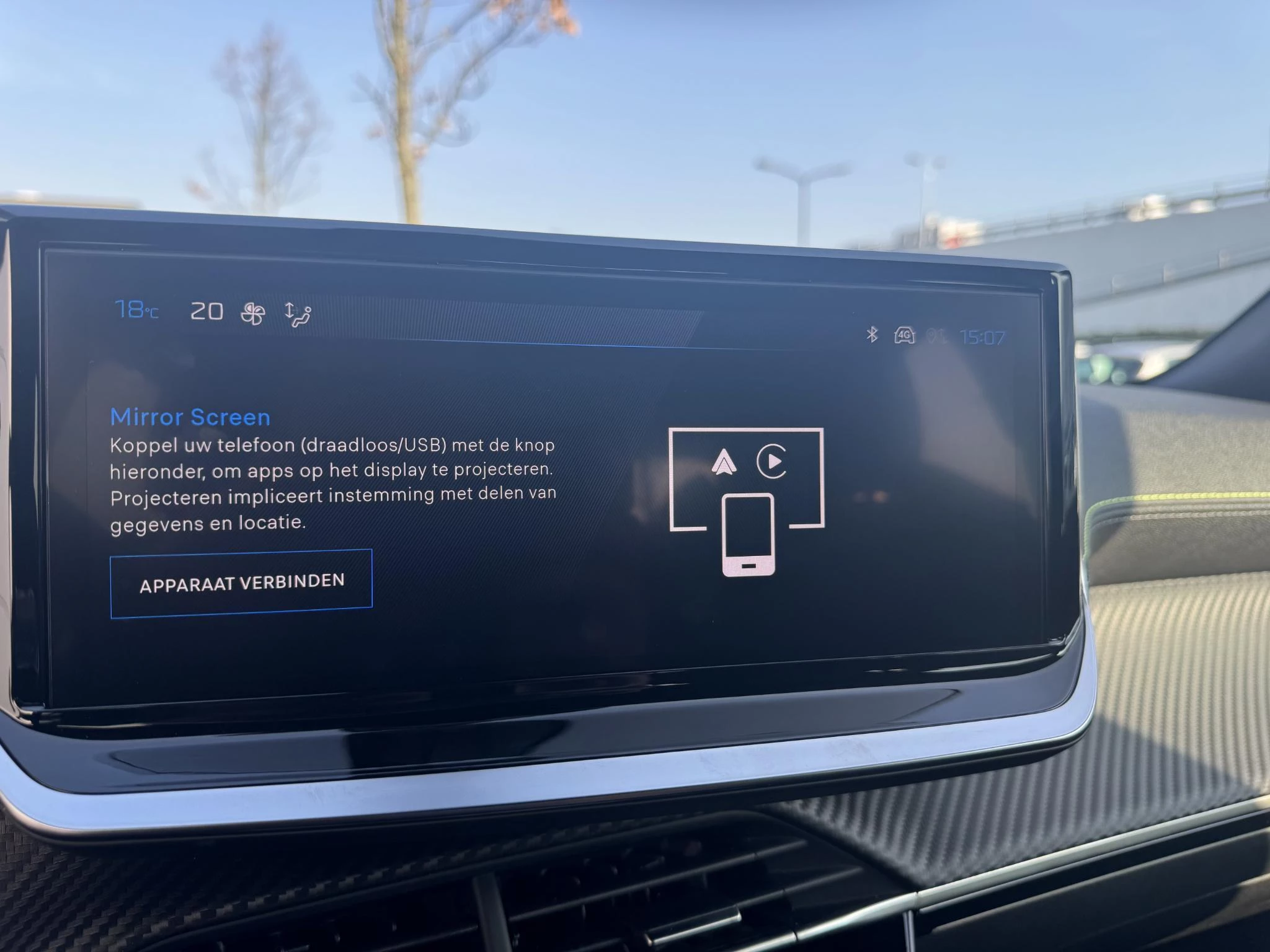 Peugeot-e-2008-image-28