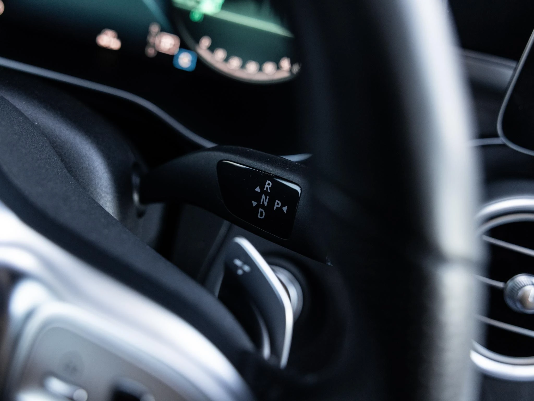 Mercedes-Benz-GLC-image-37