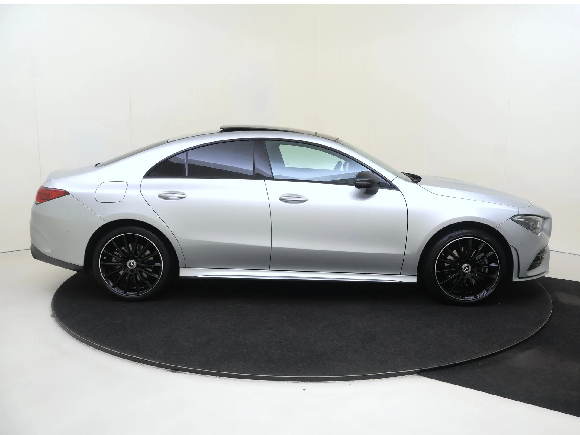 Mercedes-Benz CLA 250 e AMG Line