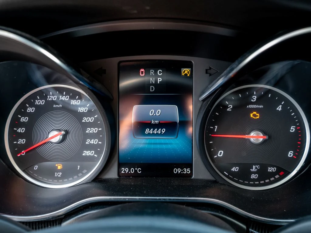Mercedes-Benz-V-Klasse 300-image-12
