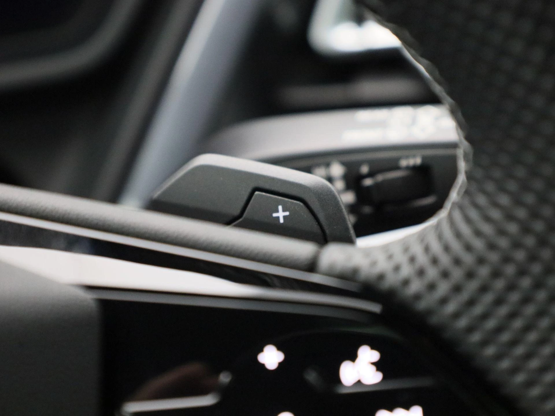 Audi-Q4 e-tron-image-28