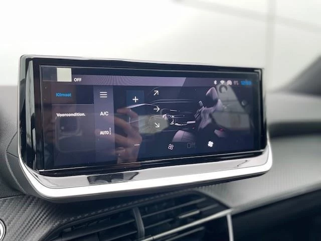 Peugeot-e-2008-image-23