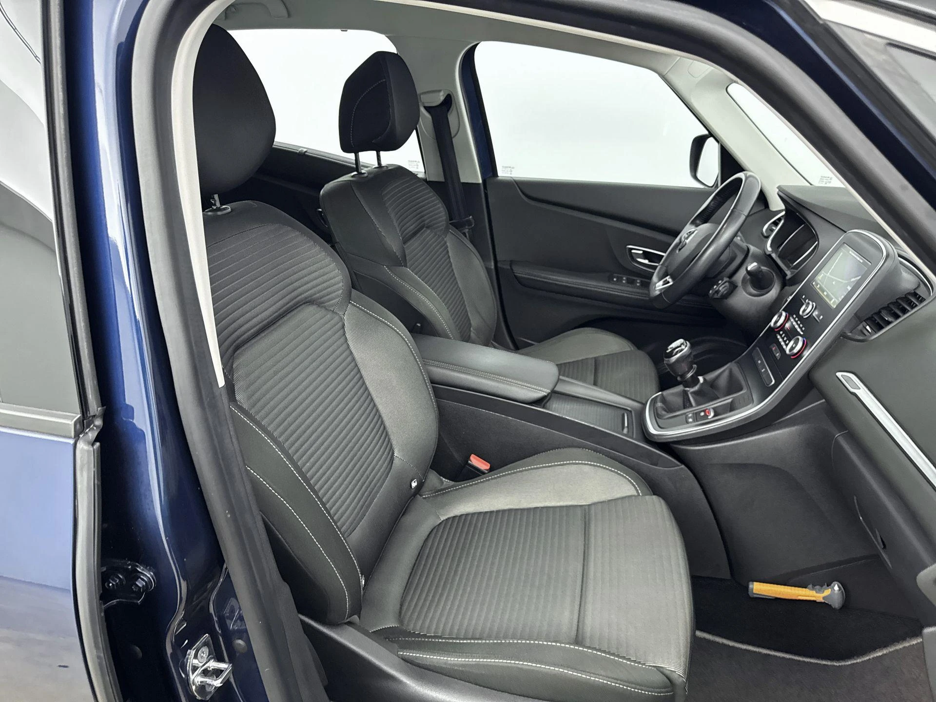 Renault-Scénic-image-24