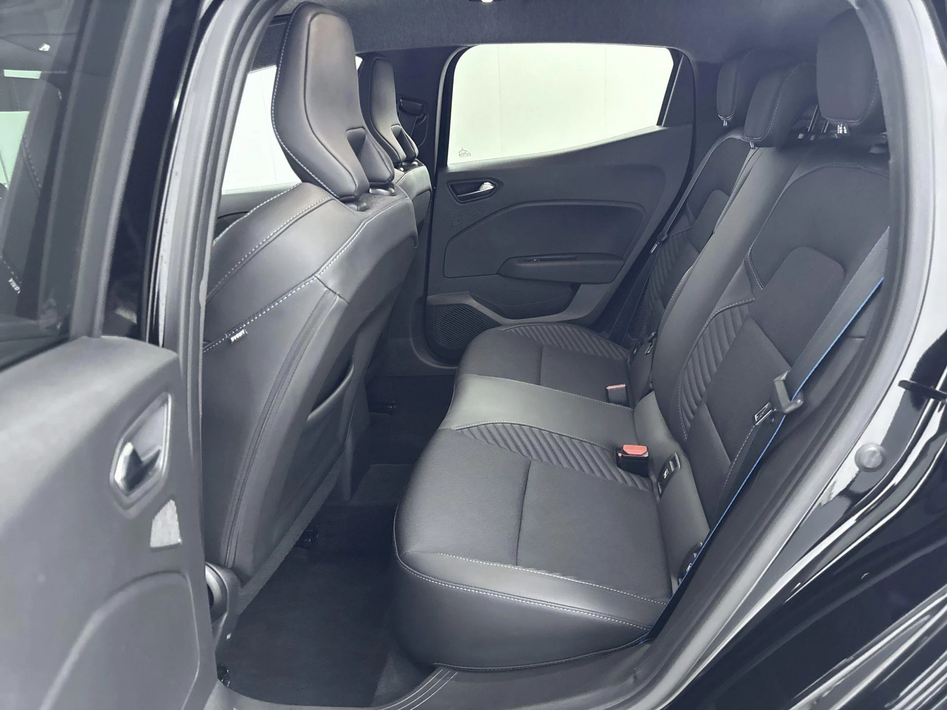 Renault-Clio-image-23