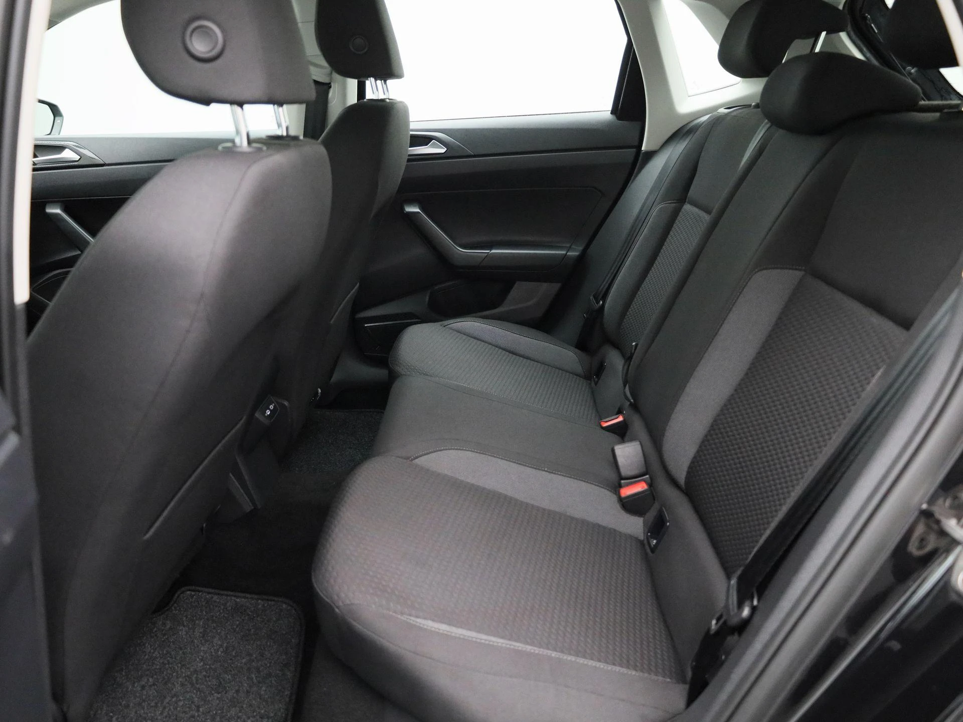 Volkswagen-Polo-image-11