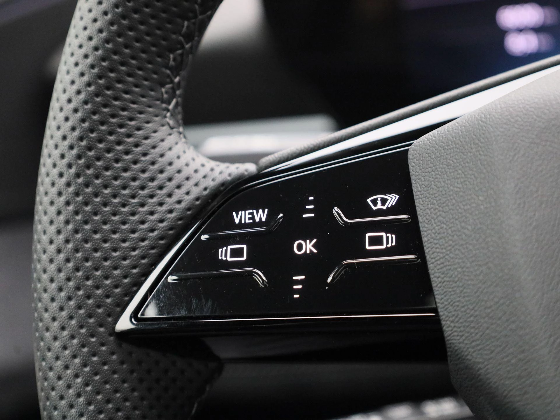 Audi-Q6 e-tron-image-16