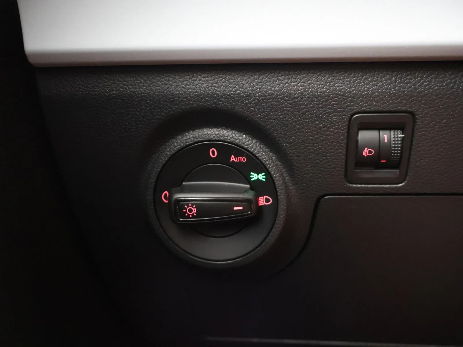 SEAT Arona Arona Urban! 1.0TSI 95PK *CRUISE CONTROL*PDC ACHTER*BLTH*DAB RADIO*ZETELVERWARMING*APP-CONNECT*...*