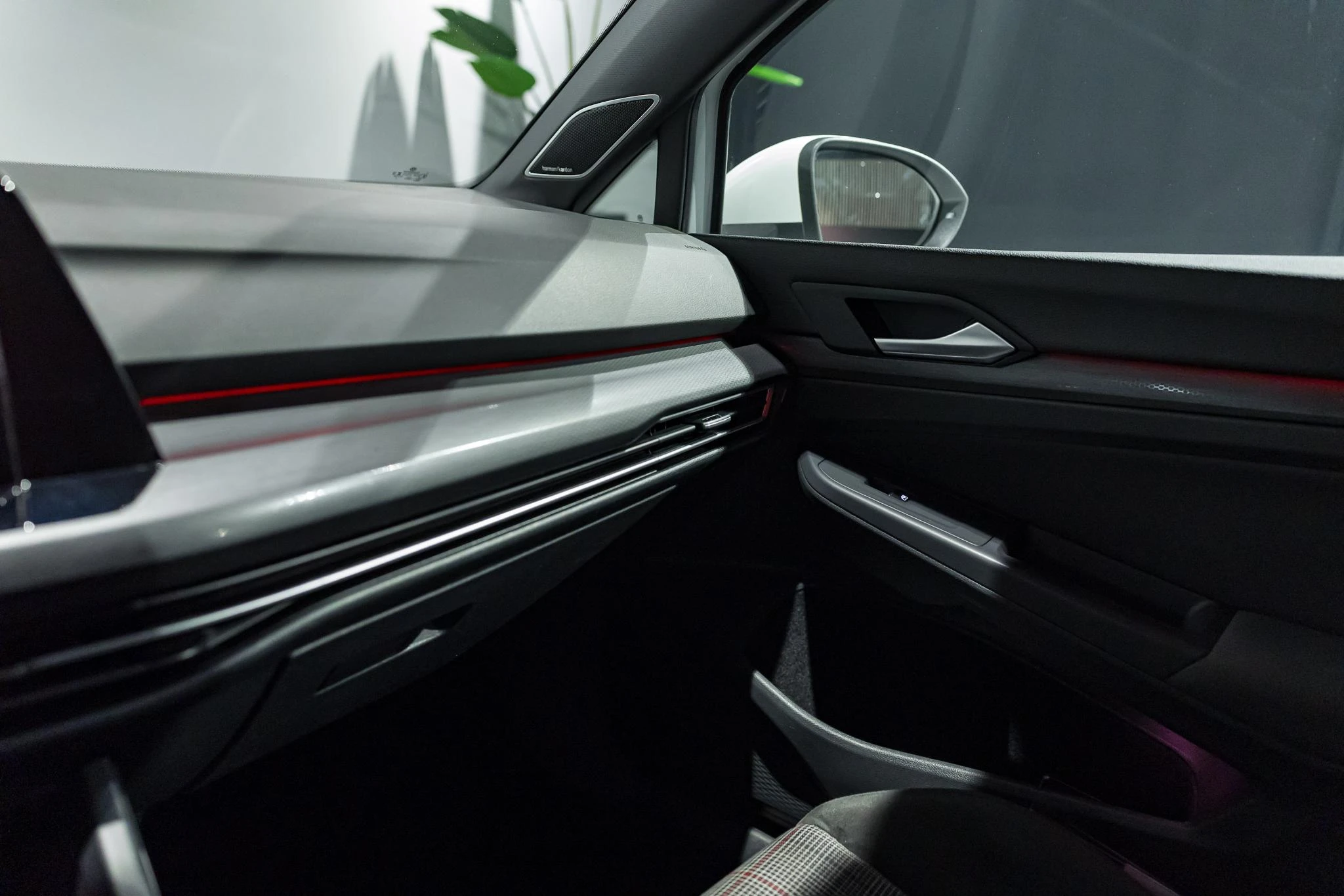 Volkswagen-Golf-image-19
