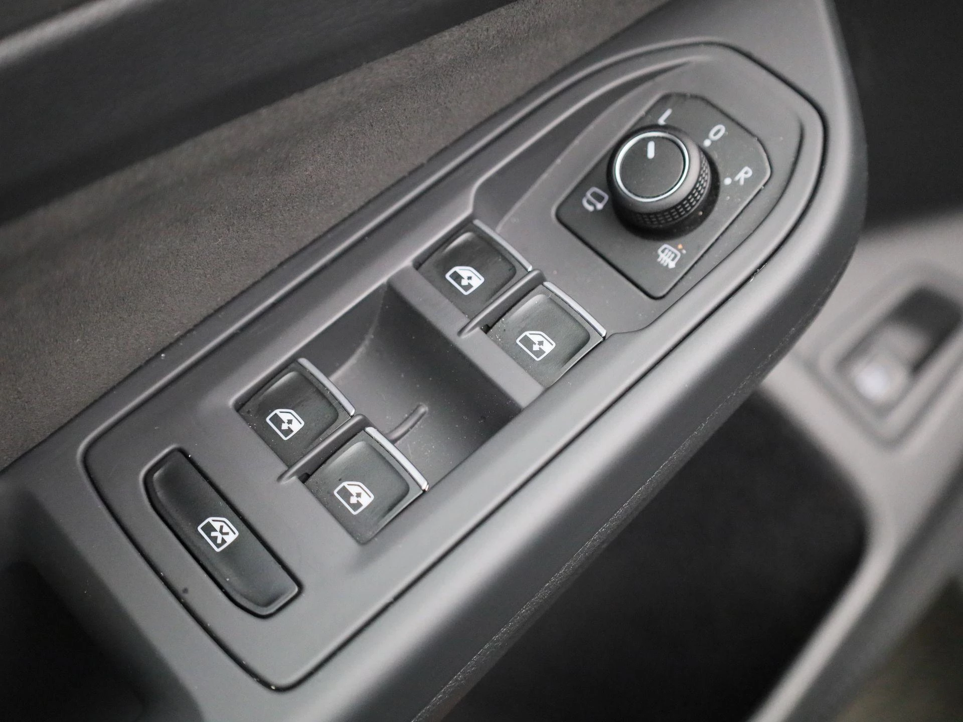 Volkswagen-Golf-image-37