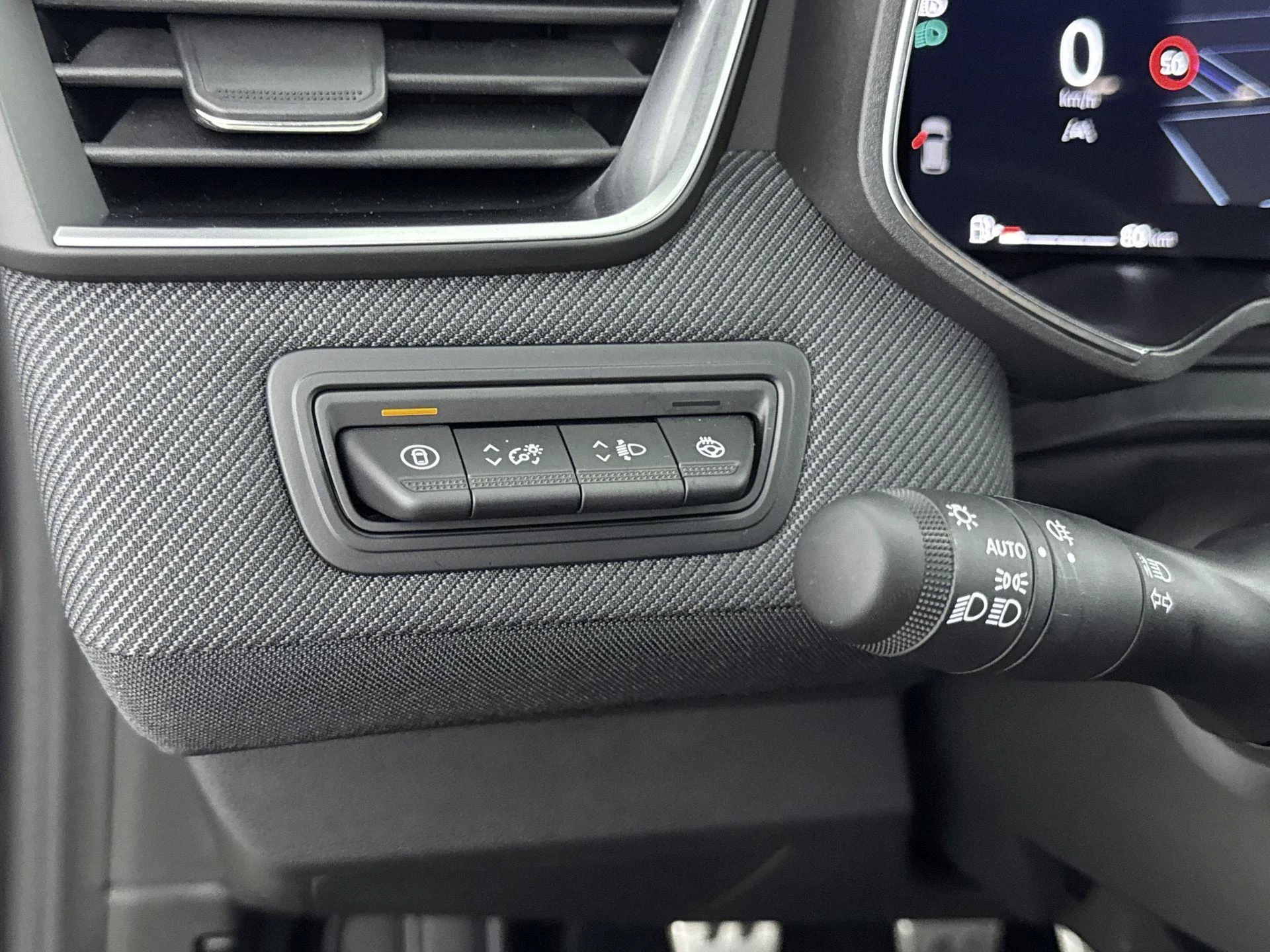 Renault-Clio-image-23