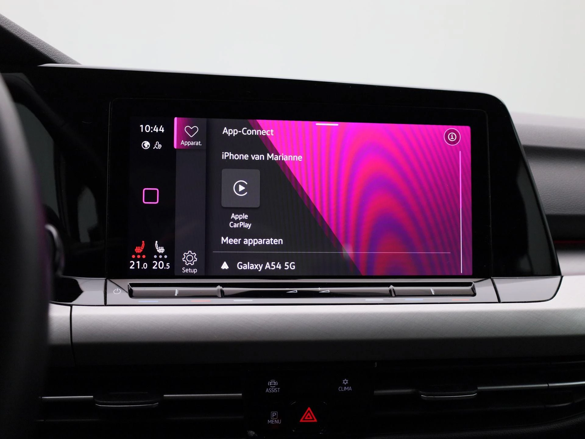 Volkswagen-Golf-image-26