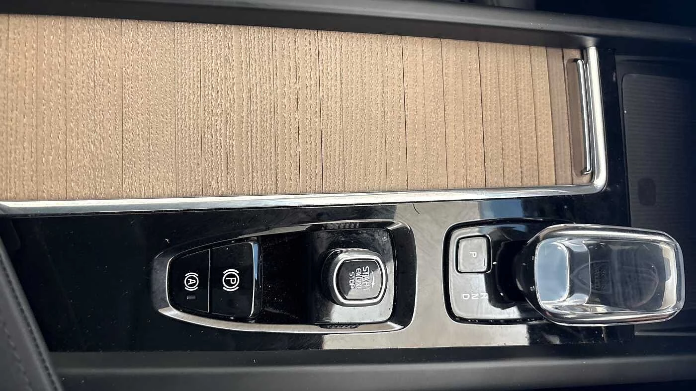 Volvo XC60 T6 AWD PHEV Electric/Petrol Plus Dark