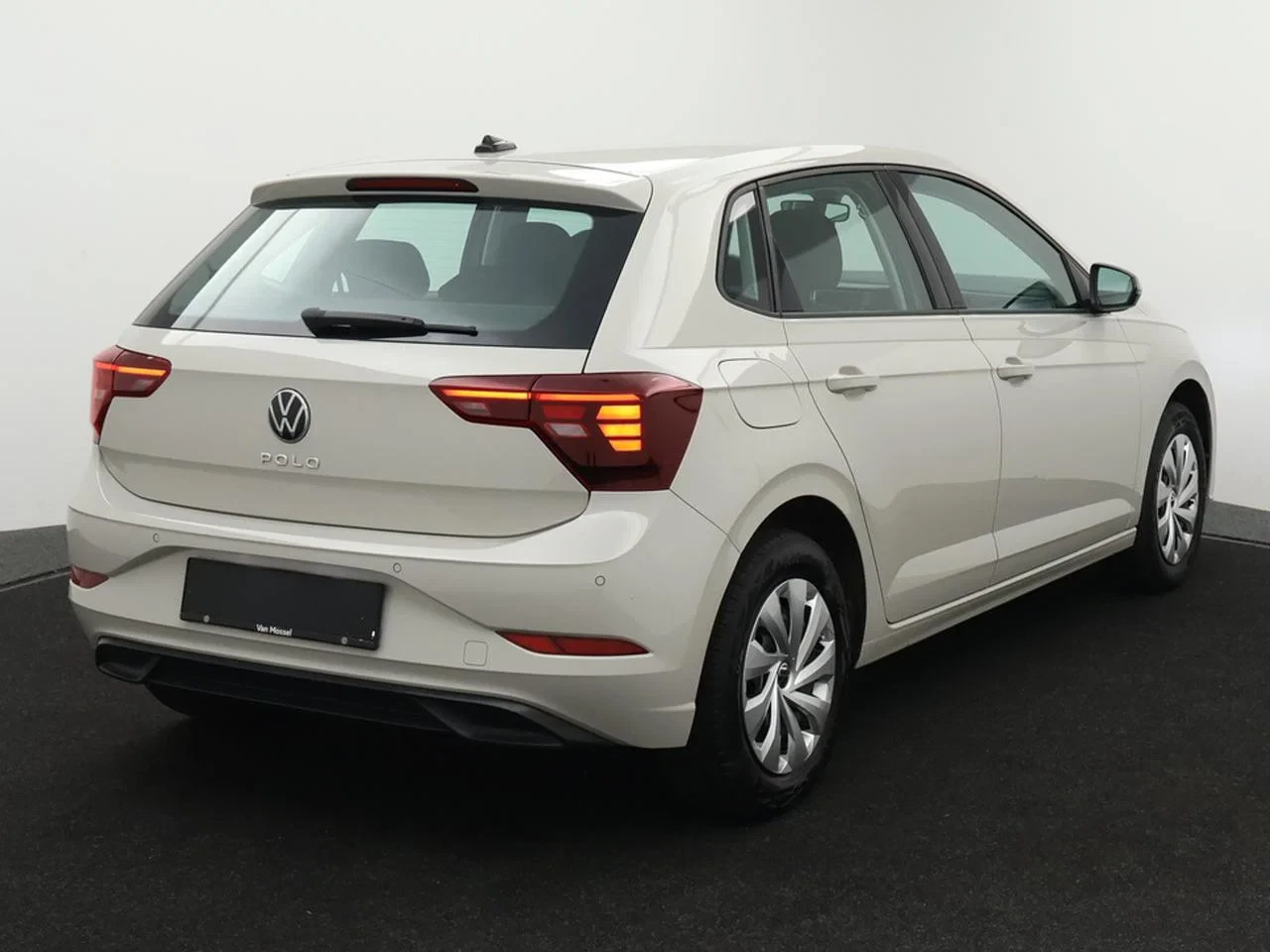Volkswagen-Polo-image-11