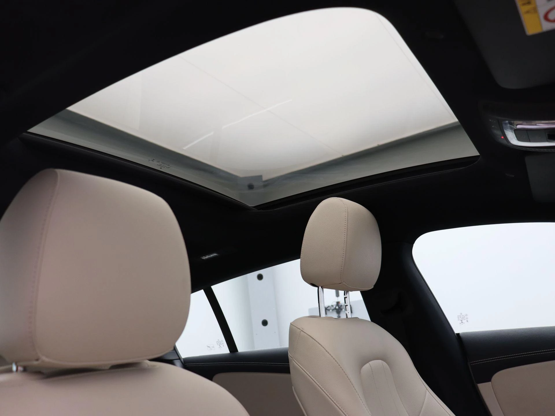 Mercedes-Benz CLA 200 Luxury Line Shooting Brake + LEDER + PANO DAK + CARPLAY + MULTIBEAM LED +