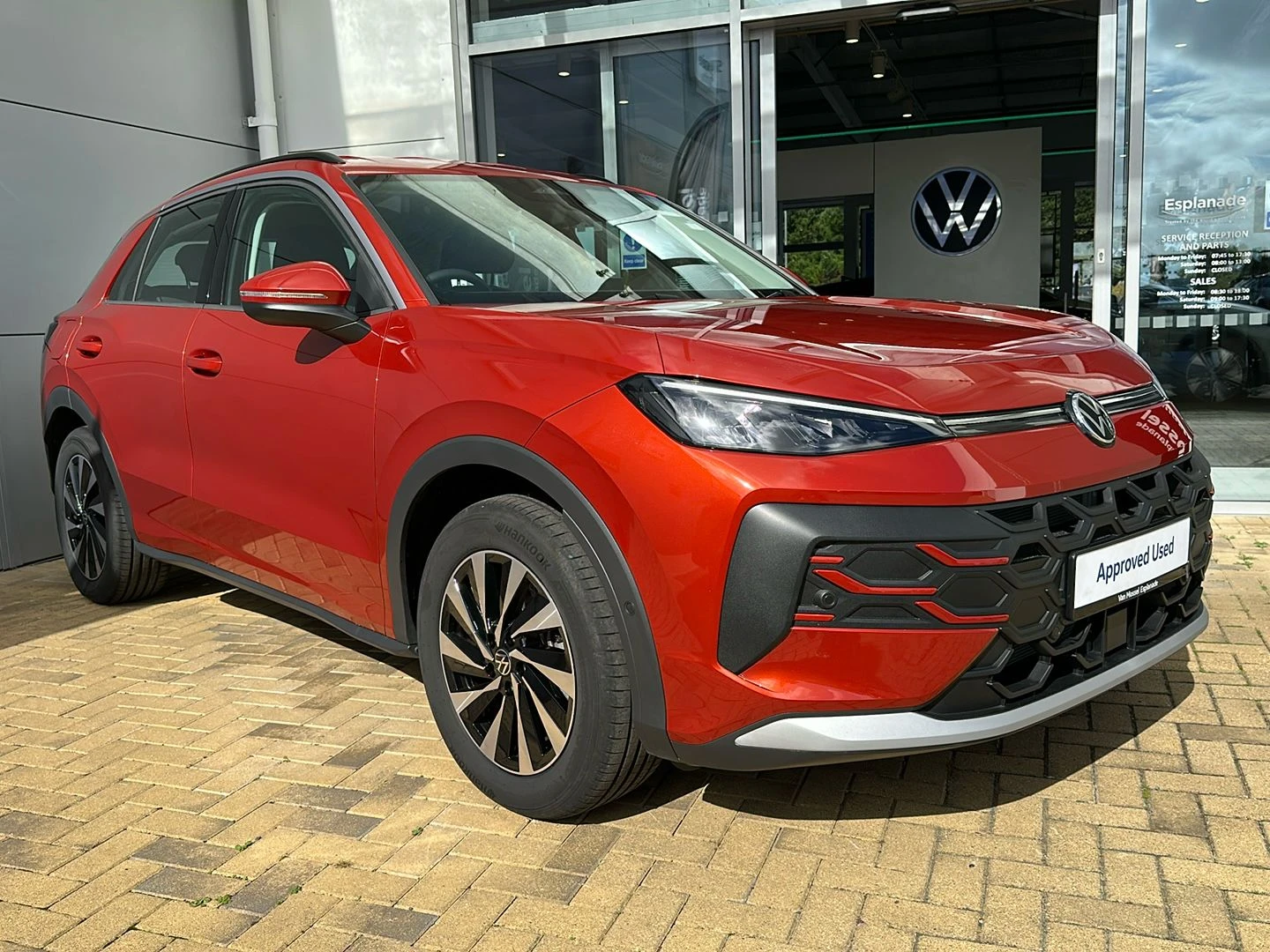 Volkswagen-T-Roc-image-18